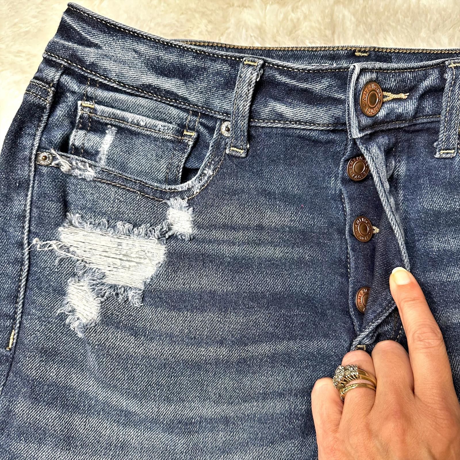 American Eagle Outfitters American Eagle Tomgirl Distressed Denim Shorts 9” Women’s 6 Size 28" / US 6 / IT 42 - 3 Thumbnail