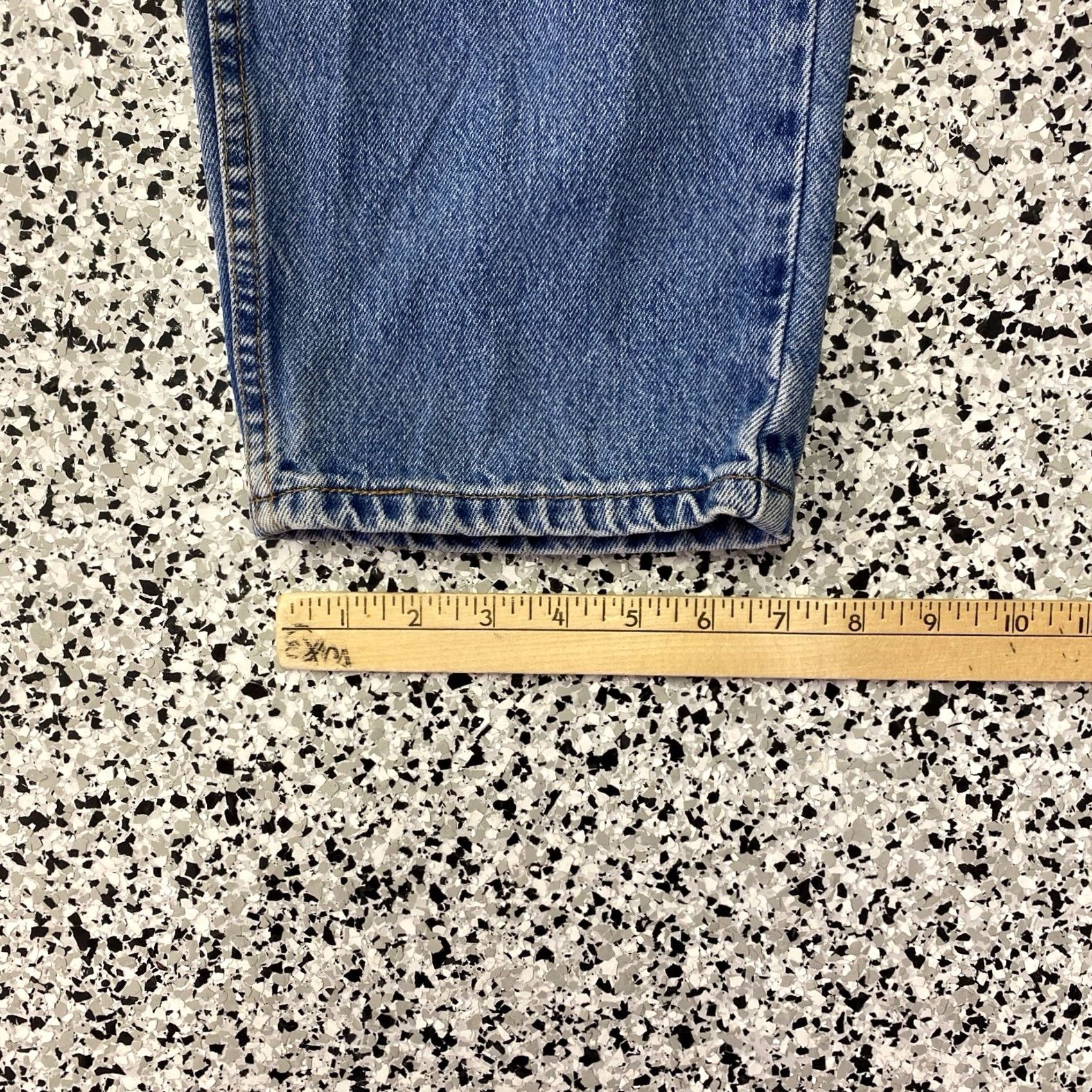 Levi's VINTAGE Levi's 560 Jeans Mens 33x33 Blue Medium Wash Denim Made In USA Size US 33 - 2 Thumbnail