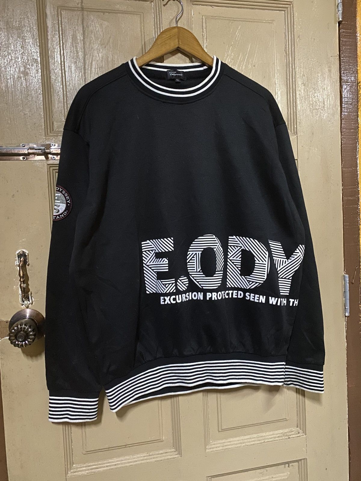 Vintage Vintage Eddie Odyssey Black Striped Crewneck Sweatshirt Size US XL / EU 56 / 4 - 4 Thumbnail