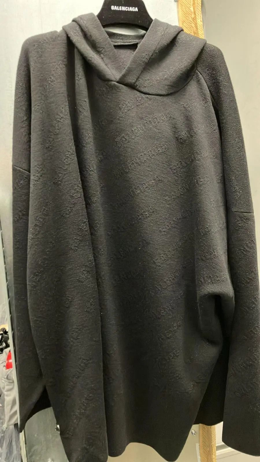 Balenciaga o1srvl11e1124 Allover Hoodie in Black Size XS / US 0-2 / IT 36-38 - 1 Preview