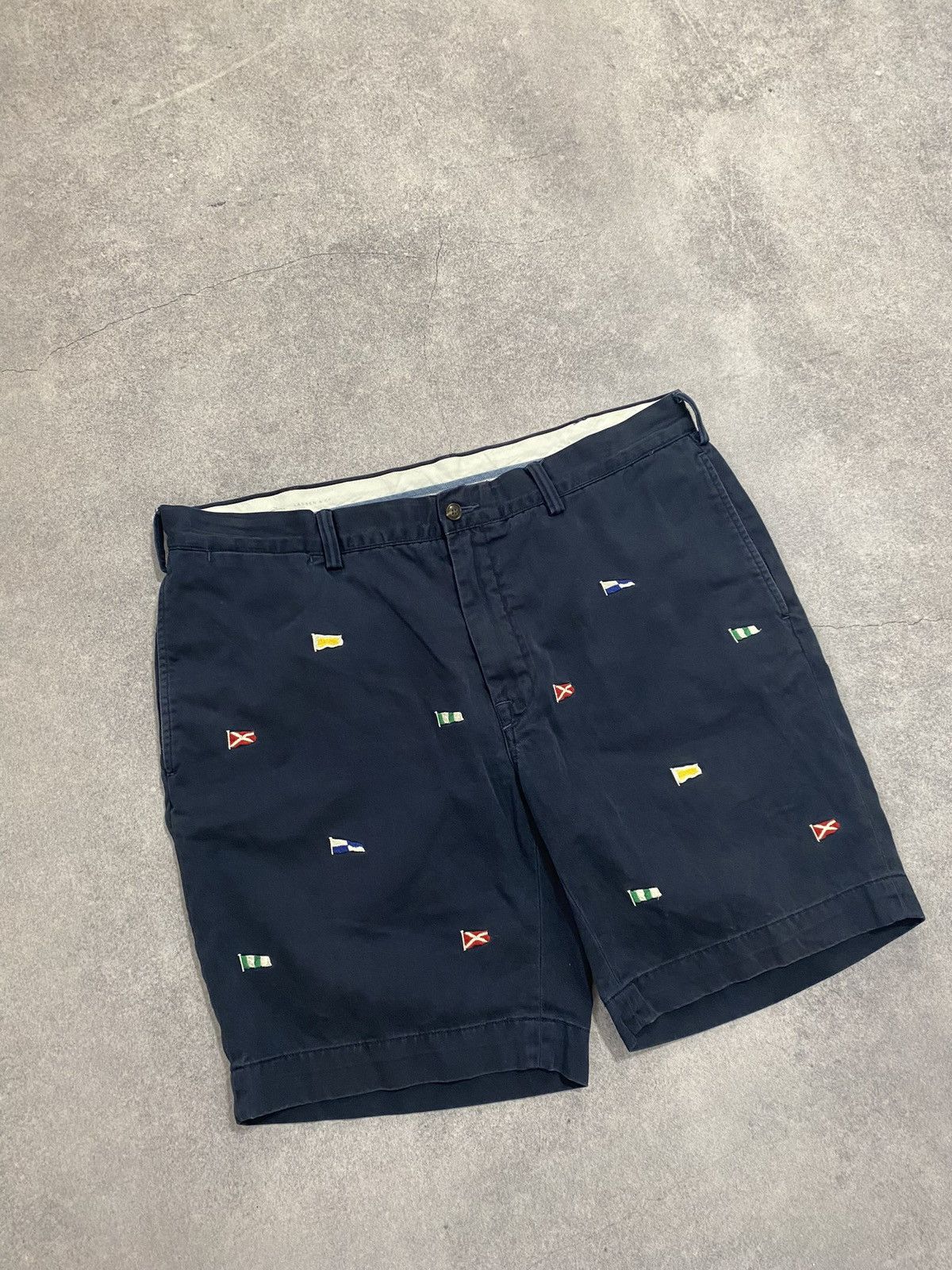 Polo Ralph Lauren Polo Ralph Lauren Bedford Chino Shorts Embroidered Flags Size US 36 / EU 52 - 2 Thumbnail