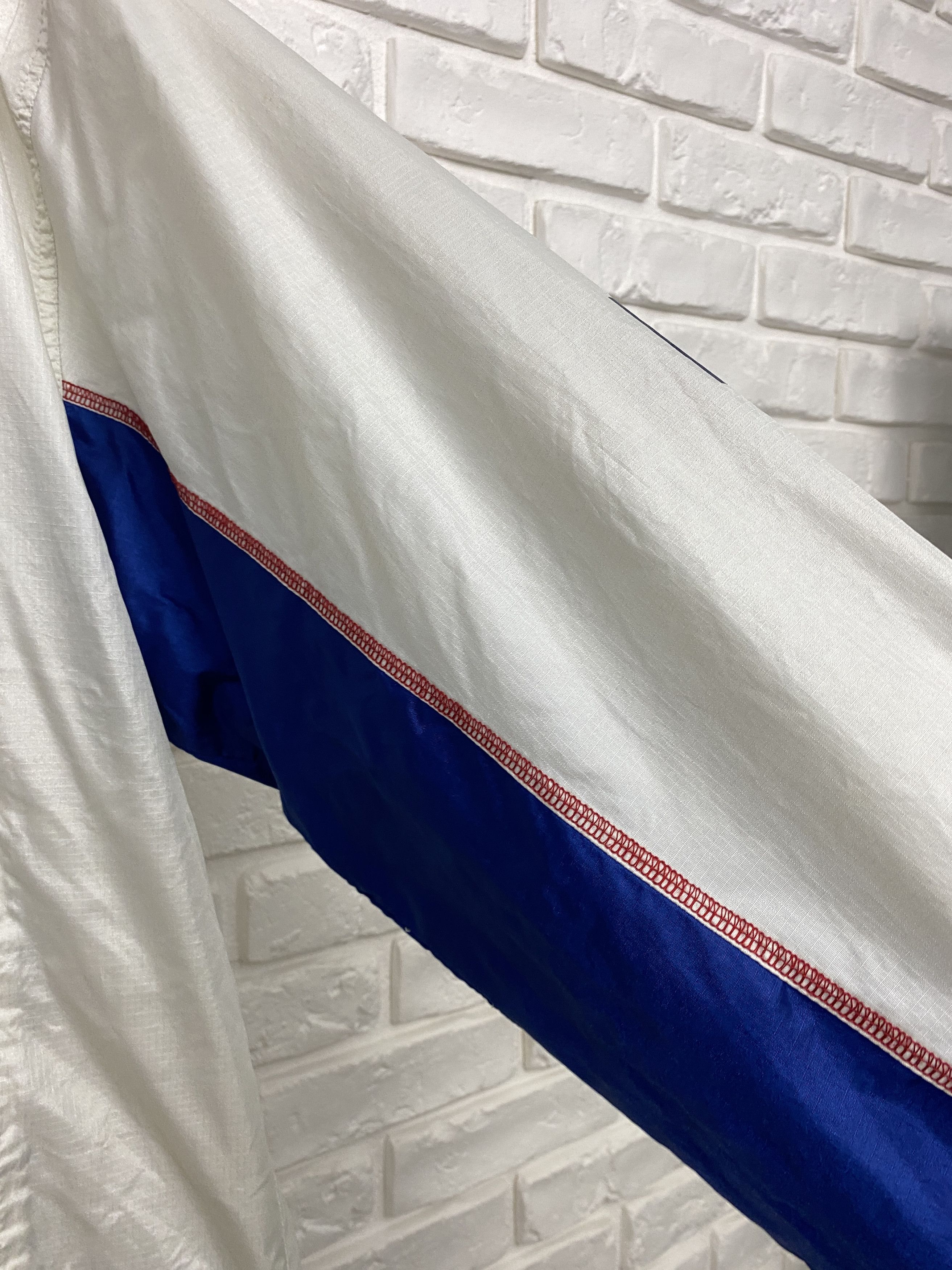 Tommy Hilfiger Tommy Hilfiger Nylon Jacket Hooded Windrunner Logo Size XL Size US XL / EU 56 / 4 - 6 Thumbnail