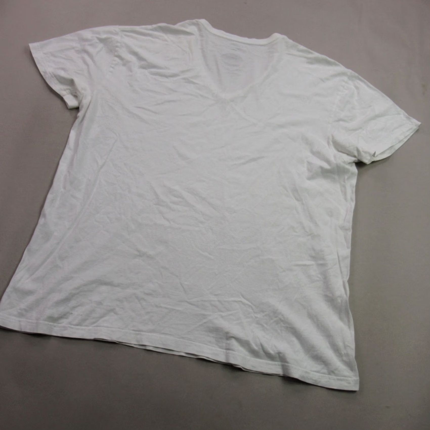 Polo Ralph Lauren Polo Ralph Lauren Shirt Mens Large Short Sleeve V Neck White Classic Fit Casual Size US L / EU 52-54 / 3 - 6 Thumbnail
