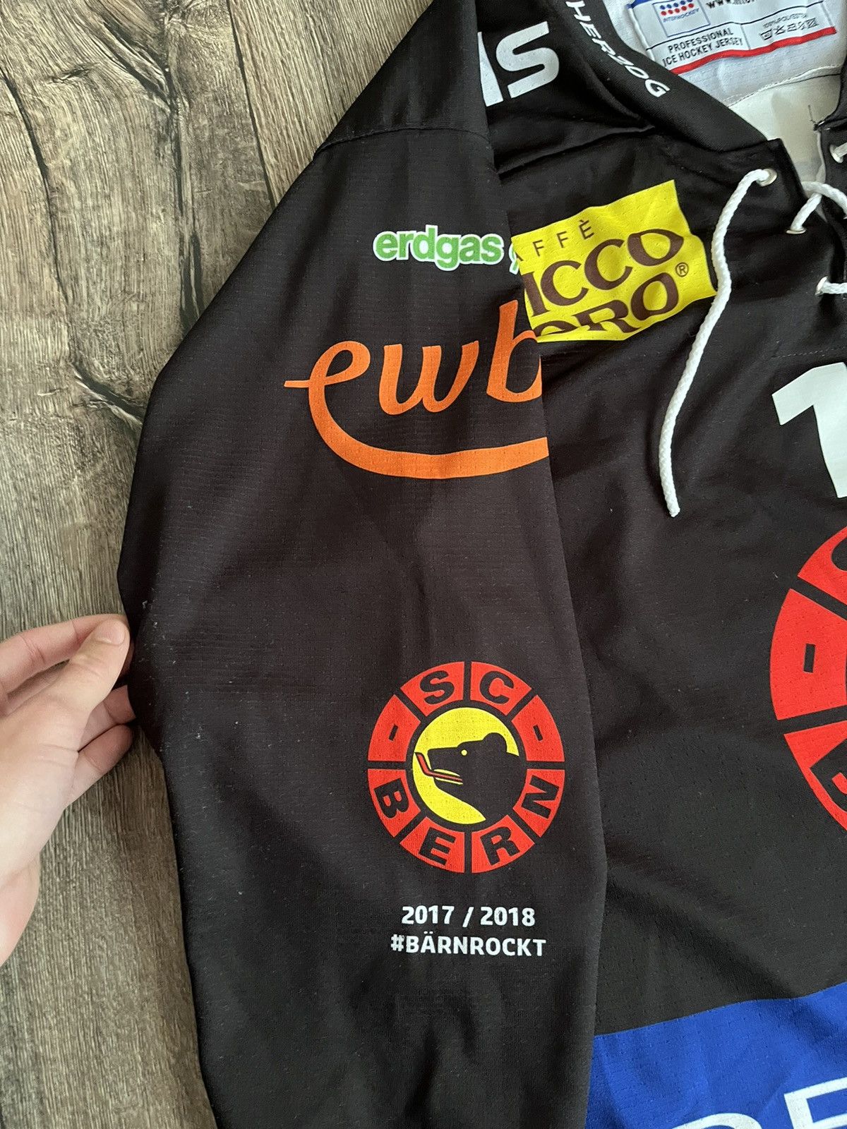 Other Sc Bern Switzerland #11 Berger Hockey Vintage Jersey Size US S / EU 44-46 / 1 - 9 Thumbnail