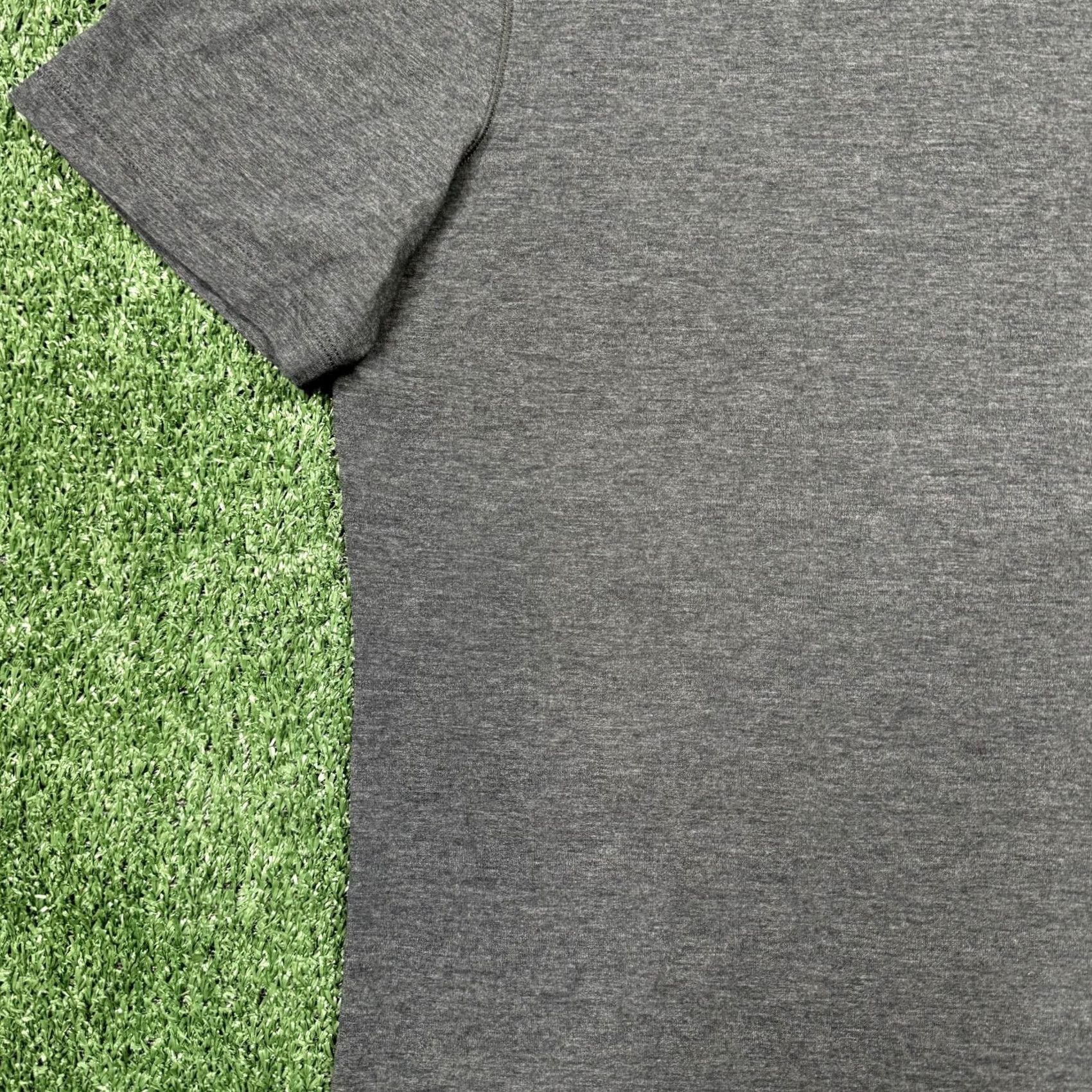 Lululemon Lululemon T Shirt Men's L Gray Short Sleeve V Neck Performance Lightweight Shirt Size US L / EU 52-54 / 3 - 3 Thumbnail