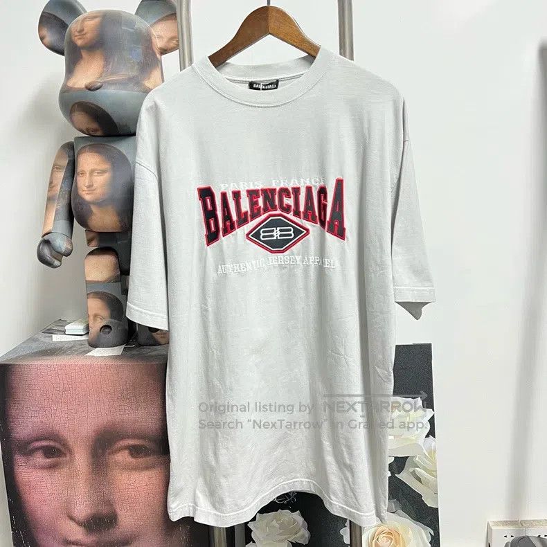 Balenciaga Balenciaga Bat Embroidered Short Sleeve Size US M / EU 48-50 / 2 - 1 Thumbnail