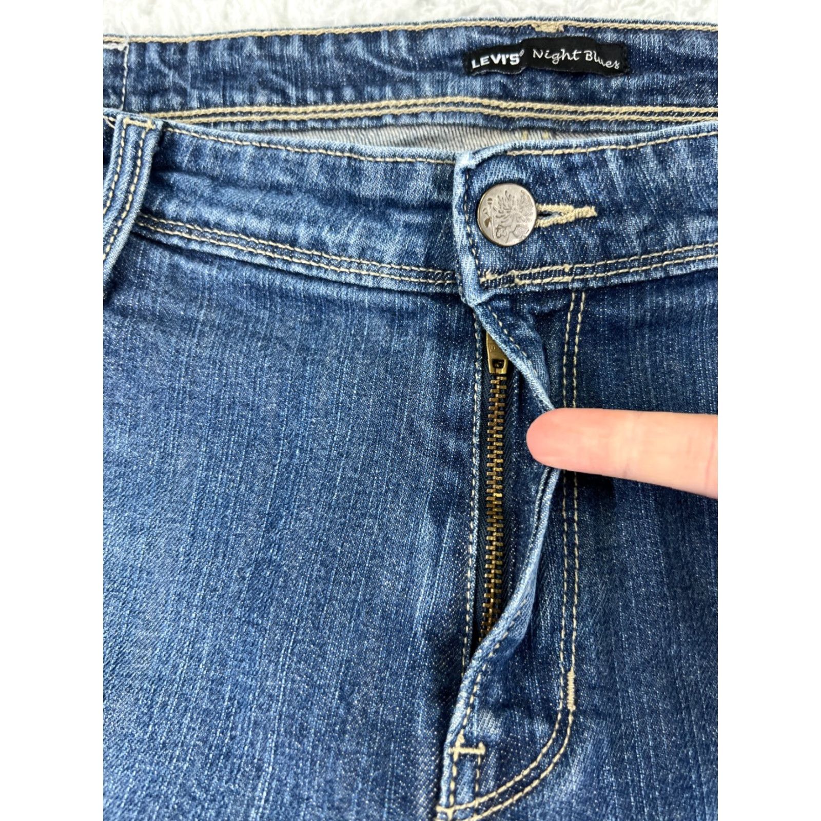 Levi's Levi's Women's Jeans Bootcut 18 High Rise Blue Denim Cotton 35x31 Fall Winter Summer Spring Size 40" / US 18 - 5 Thumbnail