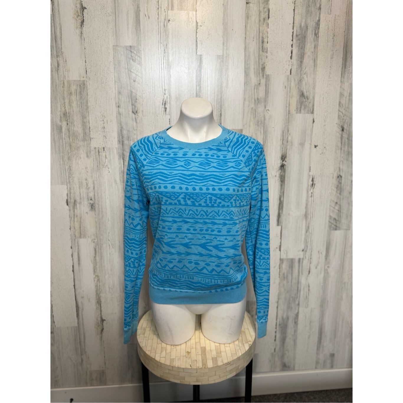 Victoria's Secret PINK Victoria’s Secret Blue Tribal Print Long Sleeve Sweatsh Size XS / US 0-2 / IT 36-38 - 1 Thumbnail