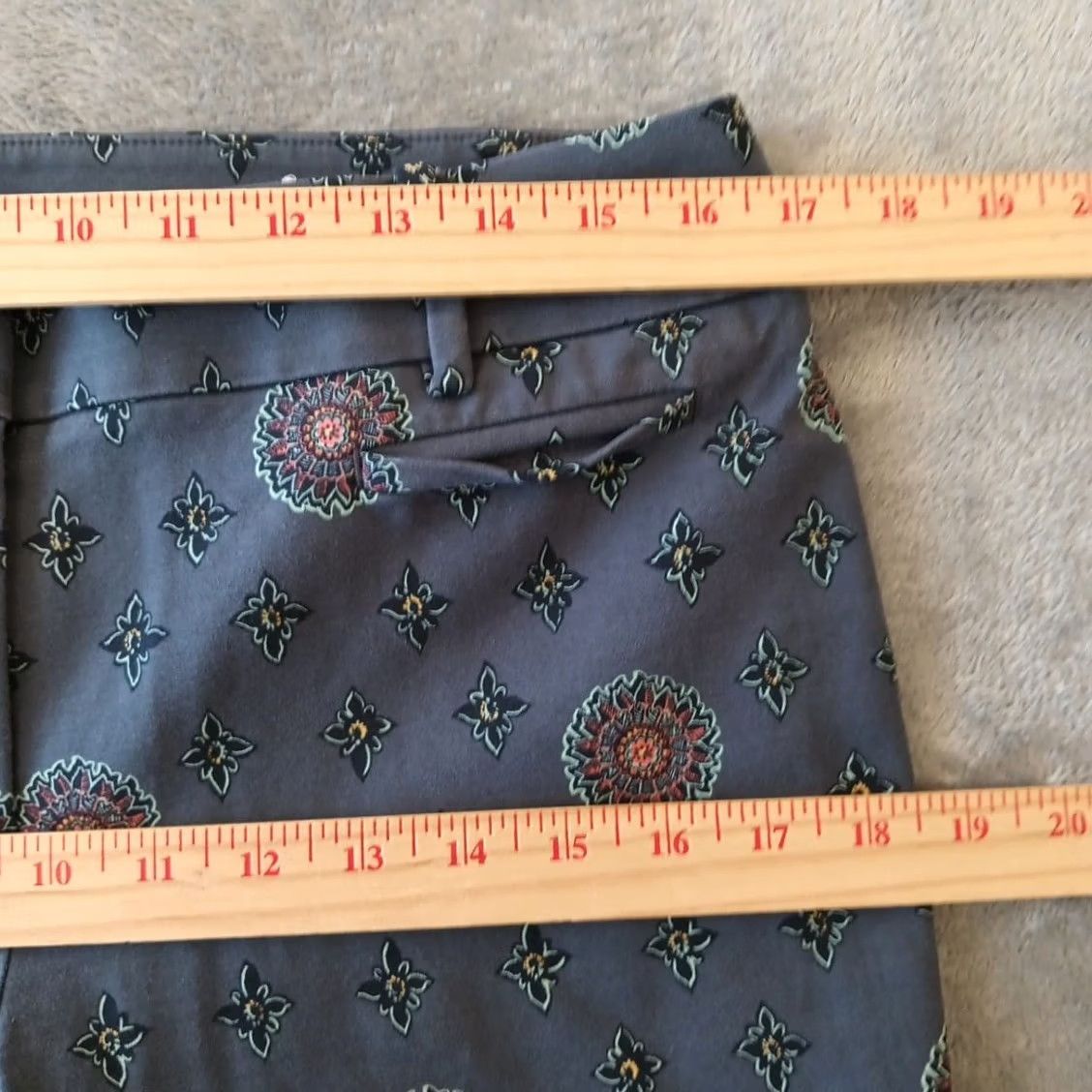 Ann Taylor Ann Taylor Loft Riviera Cropped Pants Womens Size 6 Gray Geometric Size 28" / US 6 / IT 42 - 3 Thumbnail