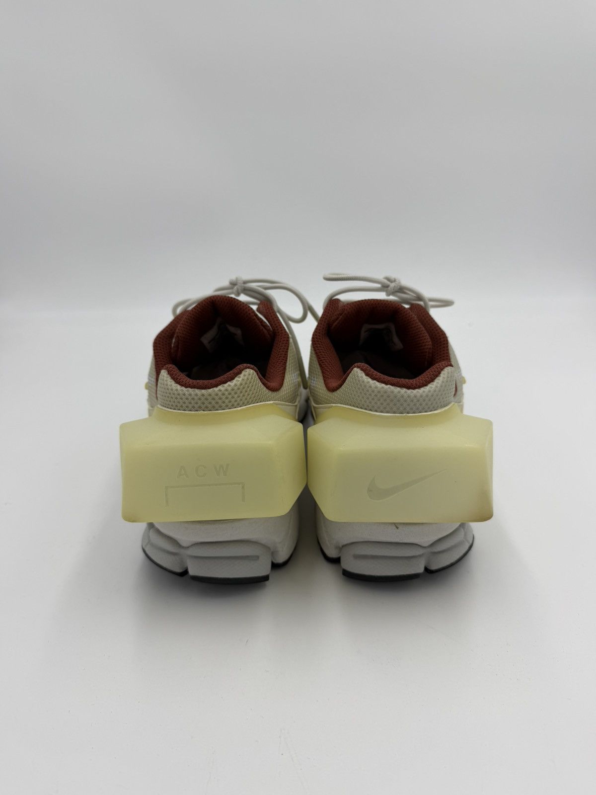 A-COLD-WALL* × Nike Zoom Vomero 5 Sail Size US 10 / EU 43 - 2 Thumbnail
