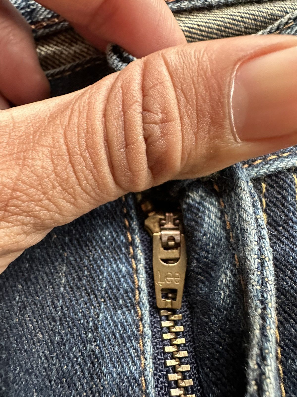 Lee Lee Riders Stone Washed Vintage Denim 29x32 D413 Size US 29 - 16 Thumbnail