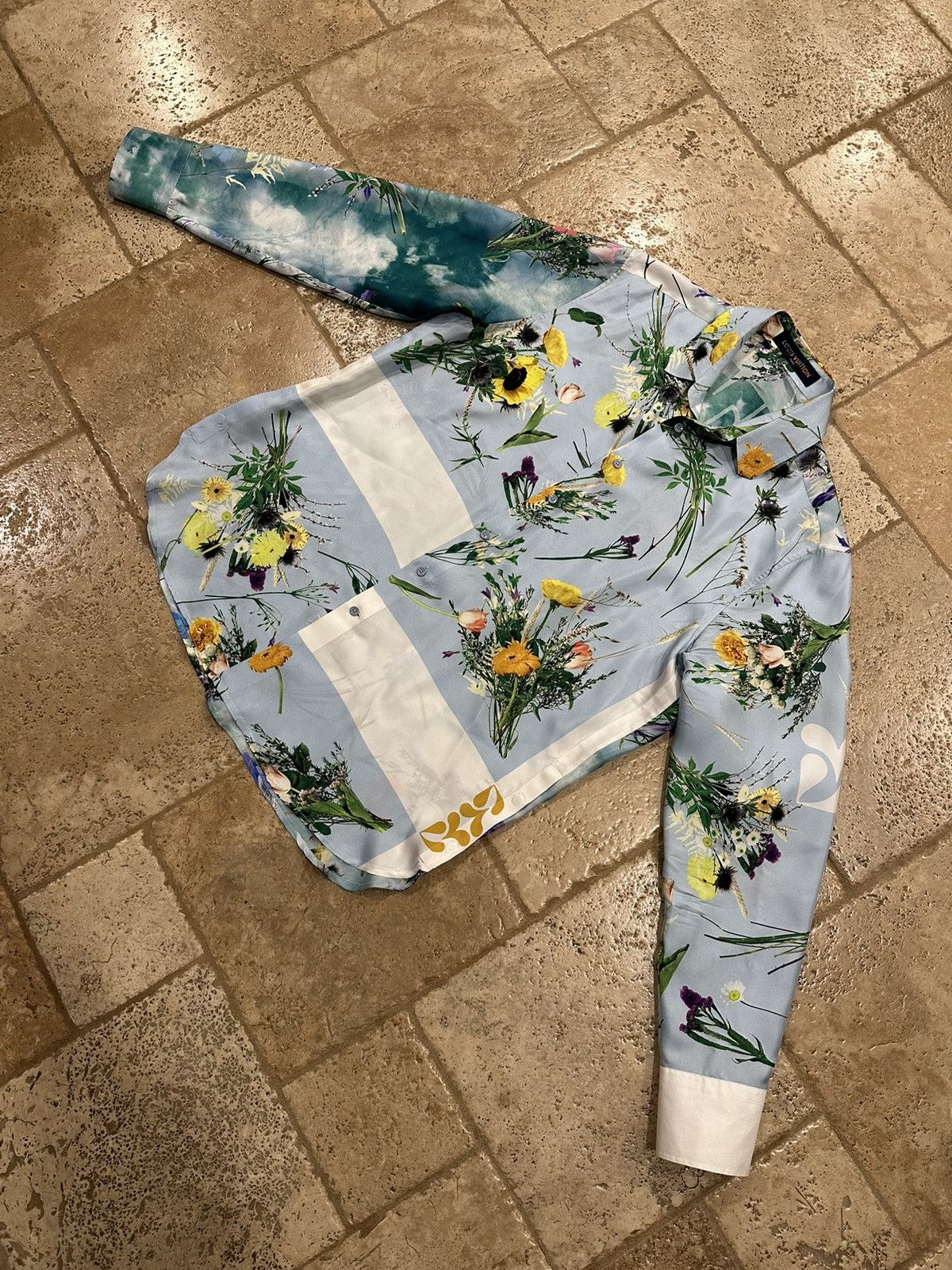 Louis Vuitton Louis Vuitton Virgil Abloh SS20 Floral Silk Button Up Shirt Size US M / EU 48-50 / 2 - 4 Thumbnail