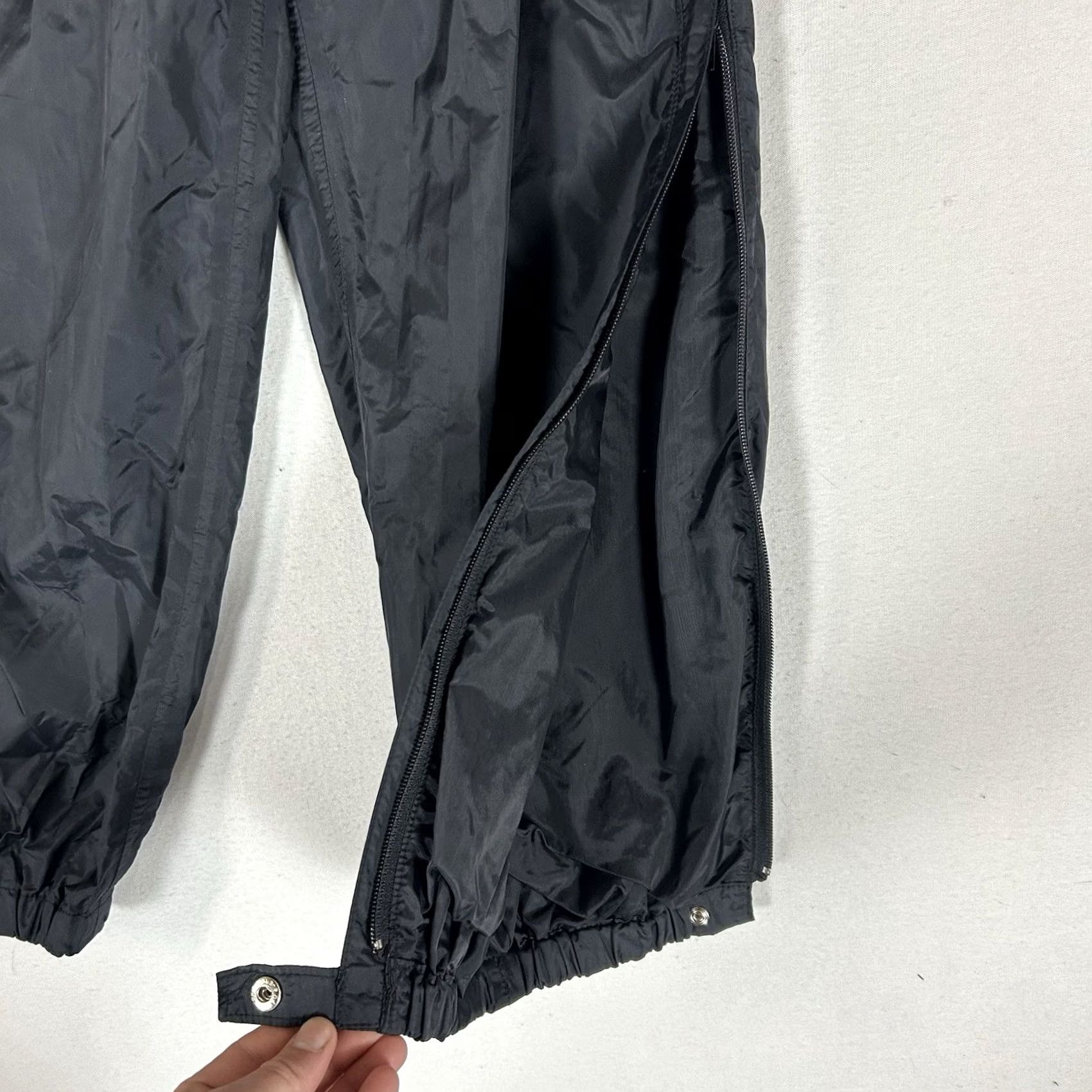 Vintage VINTAGE REI Elements Nylon Sweatpants Women's 10 Black Side Zip Leg Tapered Pockets Elastic Waist Sweatpants Mens? Size 32" / US 10 / IT 46 - 4 Thumbnail
