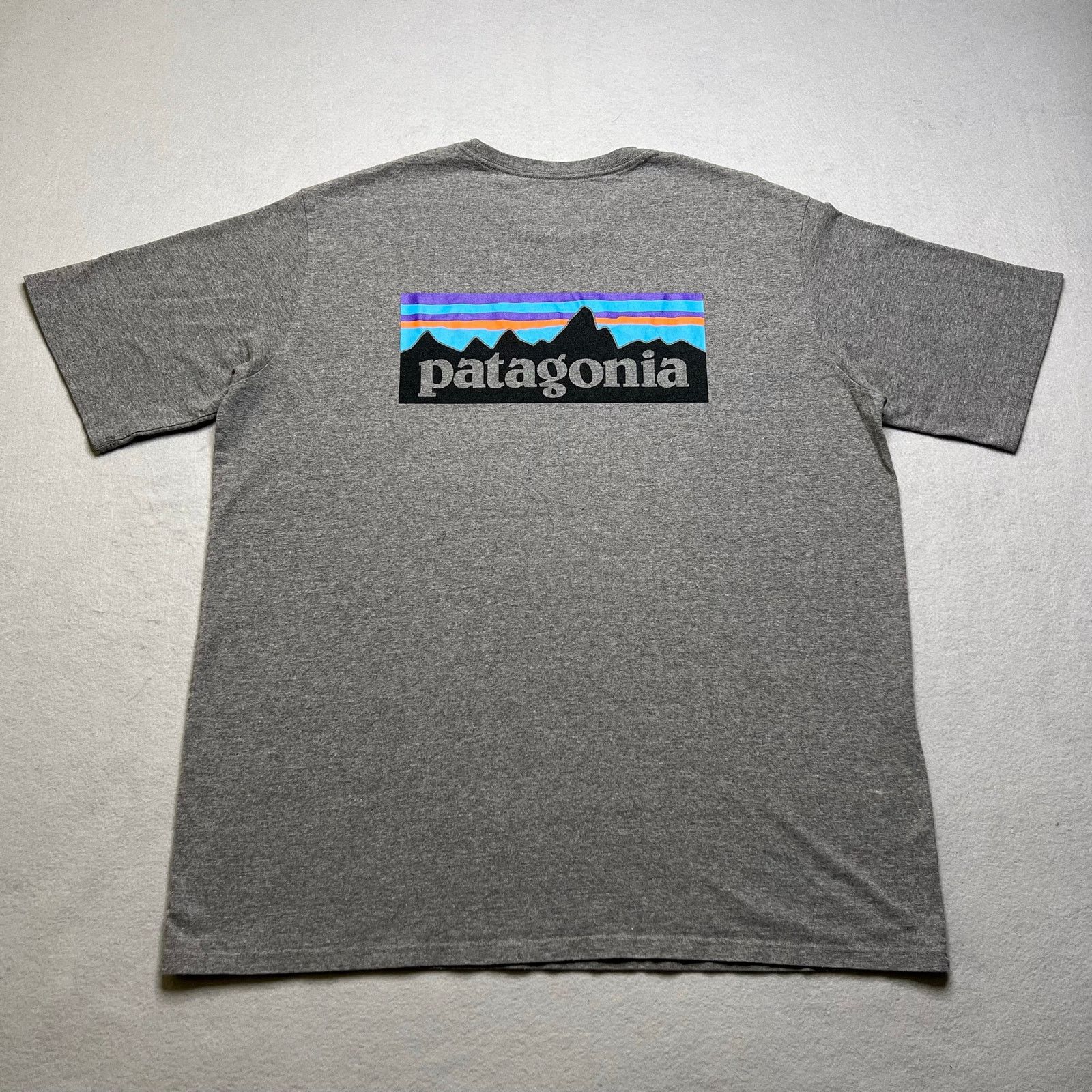 Patagonia Patagonia P-6 Logo Responsibili Tee Graphic T Shirt Men’s XL Size US XL / EU 56 / 4 - 7 Thumbnail