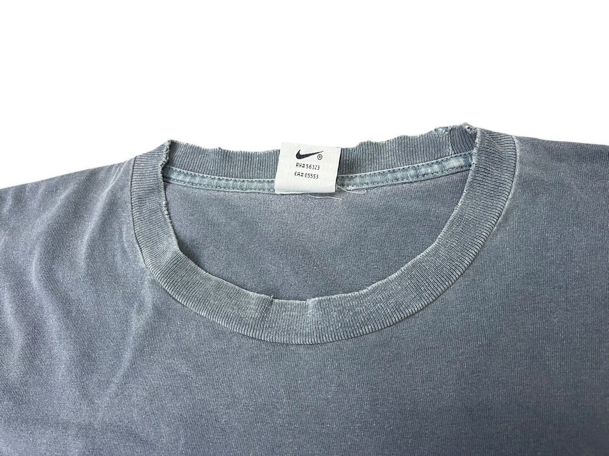 Nike Vintage Nike Swoosh Faded Tshirt Big Logo USA Streetwear Size US L / EU 52-54 / 3 - 5 Thumbnail