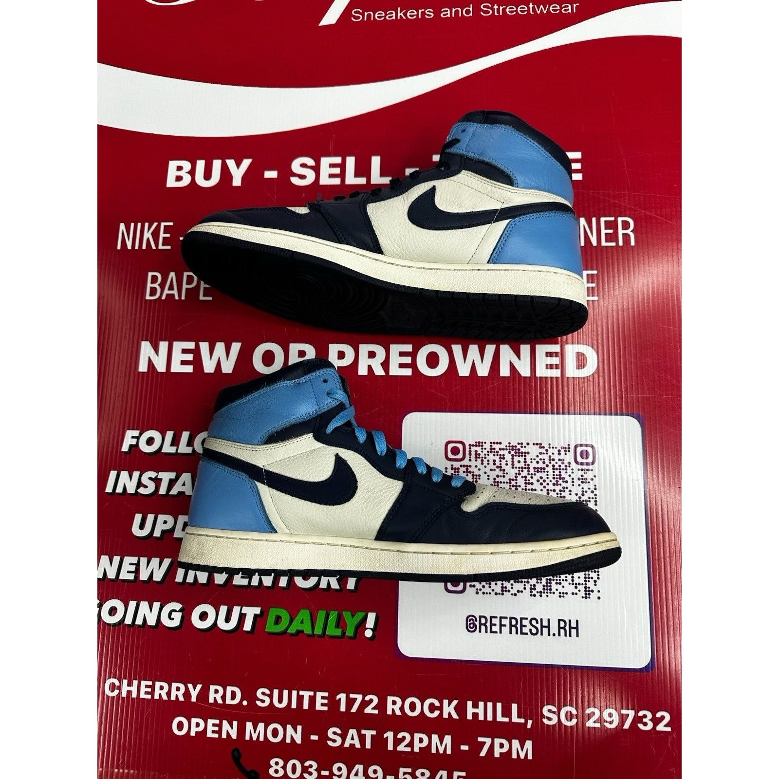 Jordan Brand Air Jordan Retro 1 Obsidian Size 13, 555088-140 Size US 13 / EU 46 - 3 Thumbnail