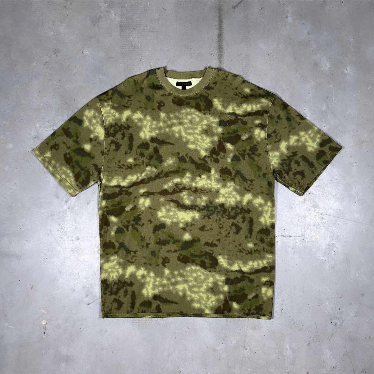 Yeezy SEASON 3 CAMO OVERSIZED TEE Size US M / EU 48-50 / 2 - 1 Thumbnail