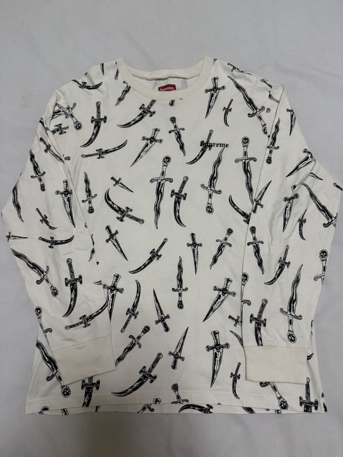 Supreme Supreme knife longsleeve tee T-shirt crew Size US L / EU 52-54 / 3 - 1 Thumbnail