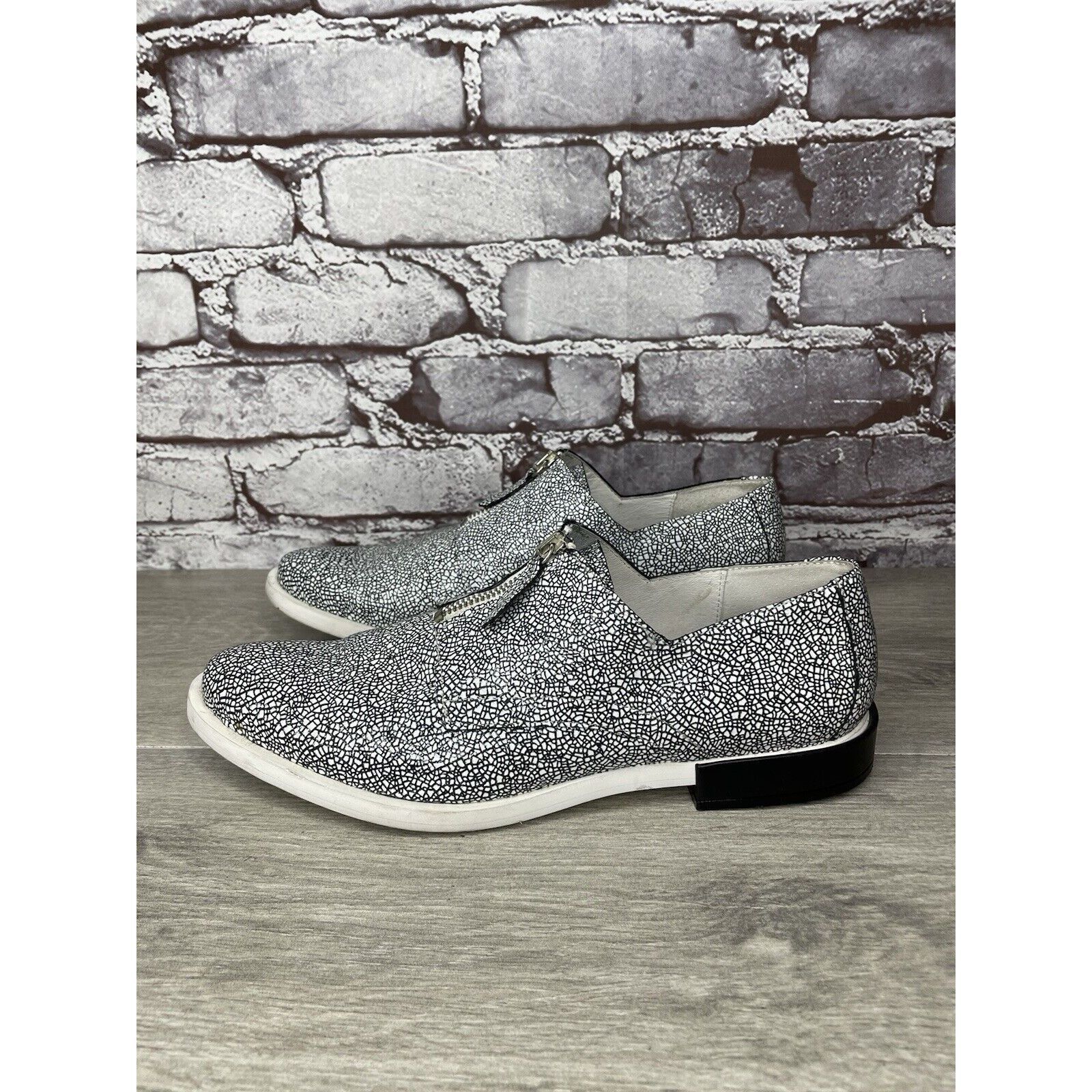 Miista Miista London Black White Leather Cracked Print Center Zip S Size US 8.5 / IT 38.5 - 1 Thumbnail
