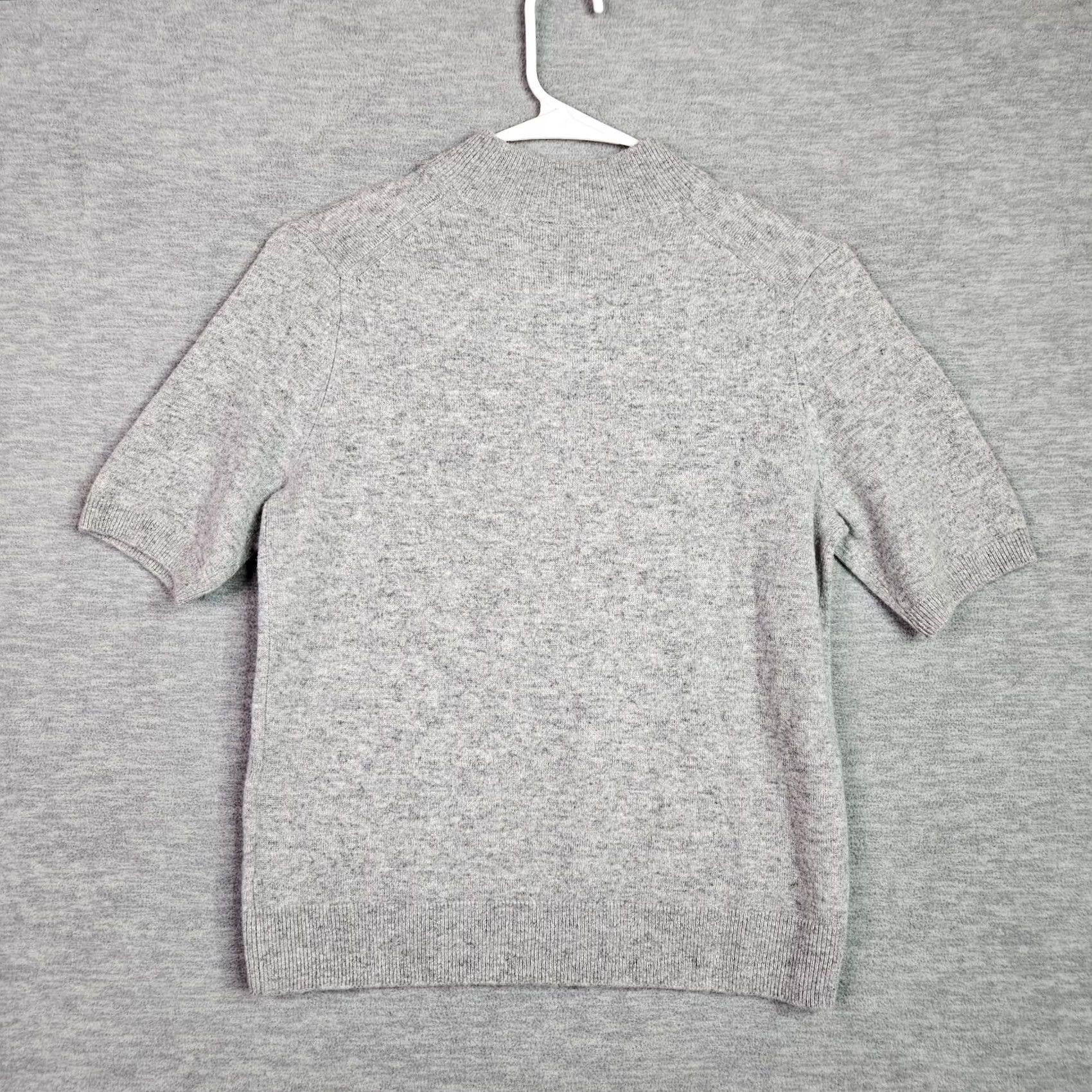 Uniqlo Uniqlo 100% Cashmere Knit Sweater Women's XS Gray Short Sleeve Minimalist Cardigan Adult XS Grey Solid Modern Size XS / US 0-2 / IT 36-38 - 2 Thumbnail