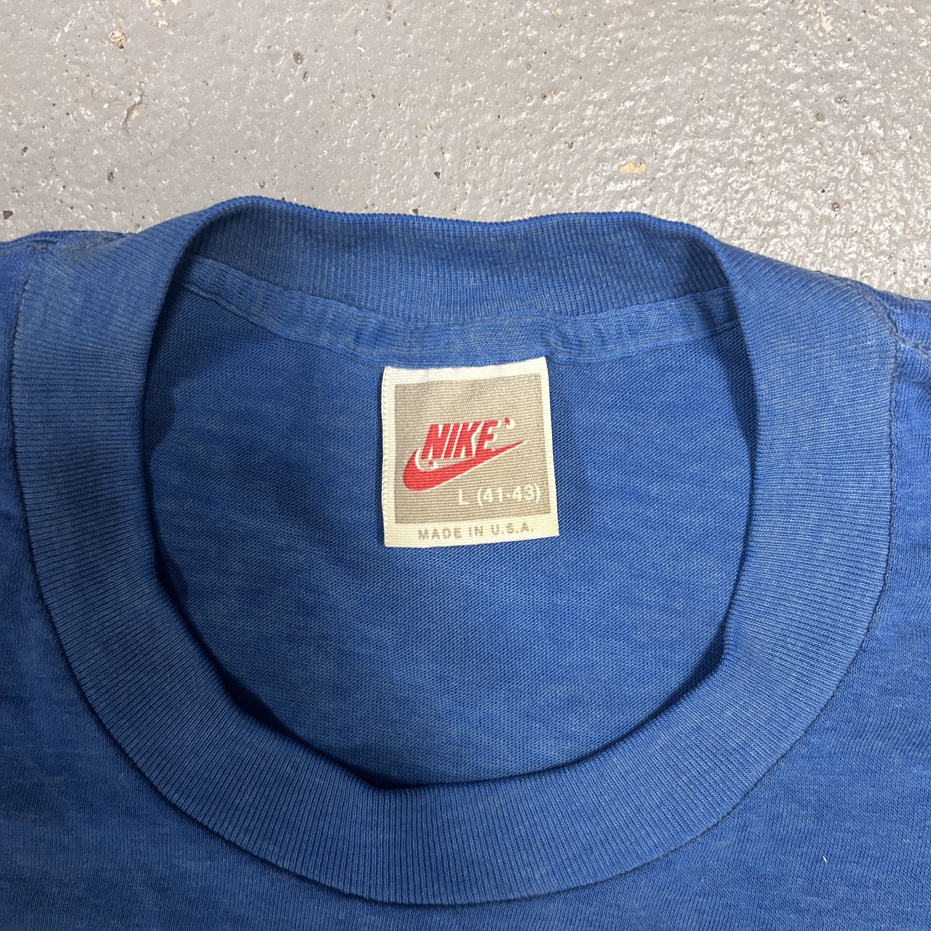 Nike Vintage 1980s Nike Single Stitch T-Shirt Made in USA Size US L / EU 52-54 / 3 - 3 Thumbnail