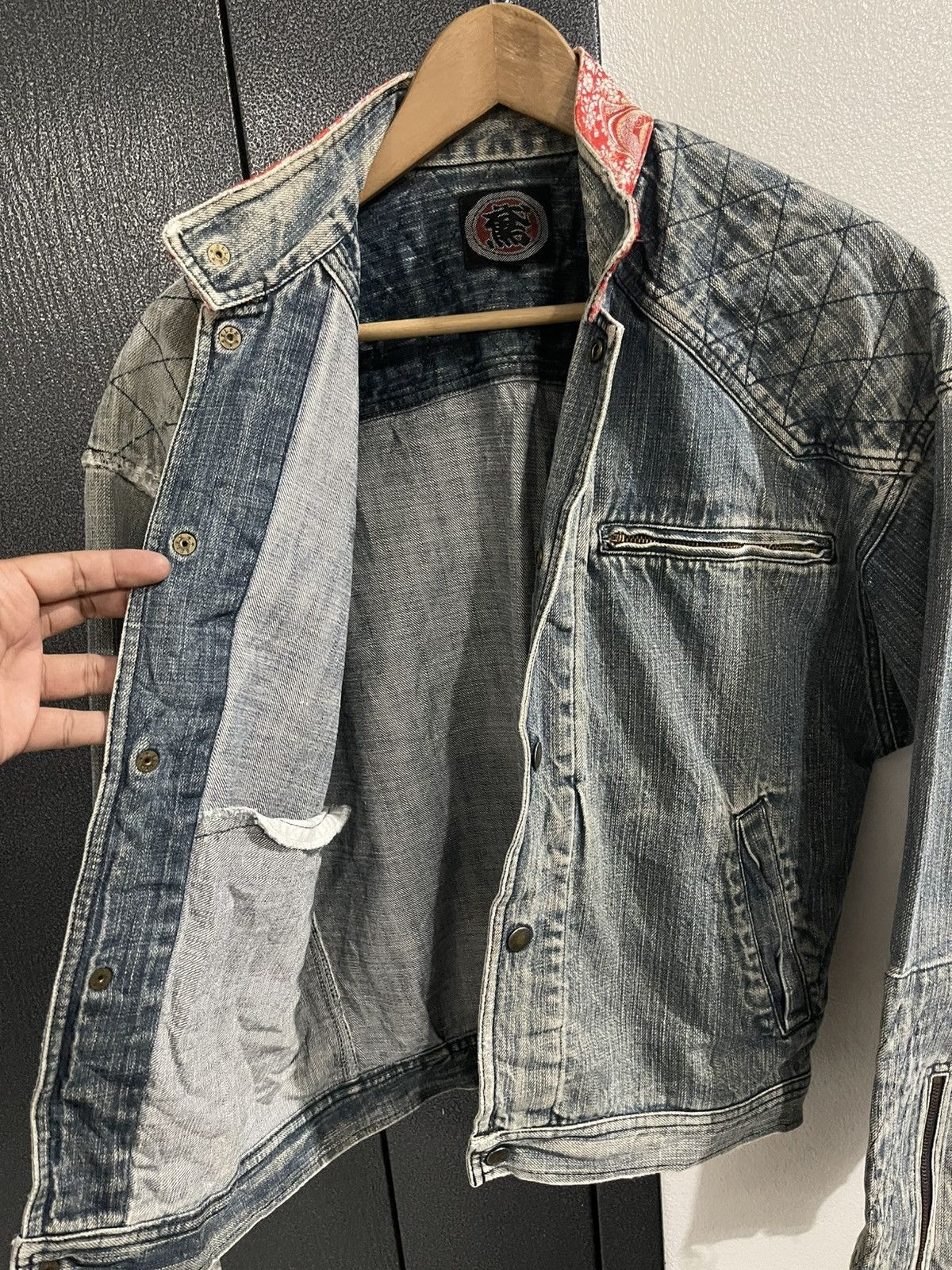Vintage Vintage Unbrand Distressed Denim Jacket Size US L / EU 52-54 / 3 - 15 Thumbnail