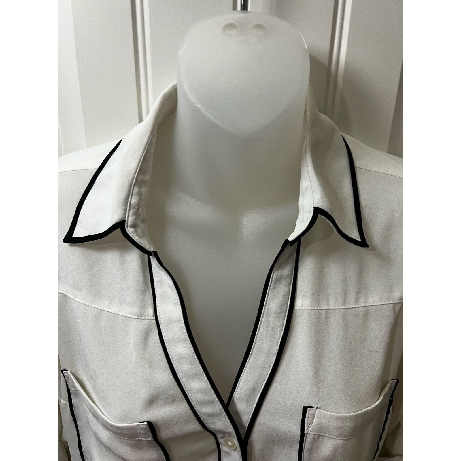 Express Button Down Blouse Black Trim Roll Sleeve Pocket Top Shirt Size S / US 4 / IT 40 - 8 Thumbnail