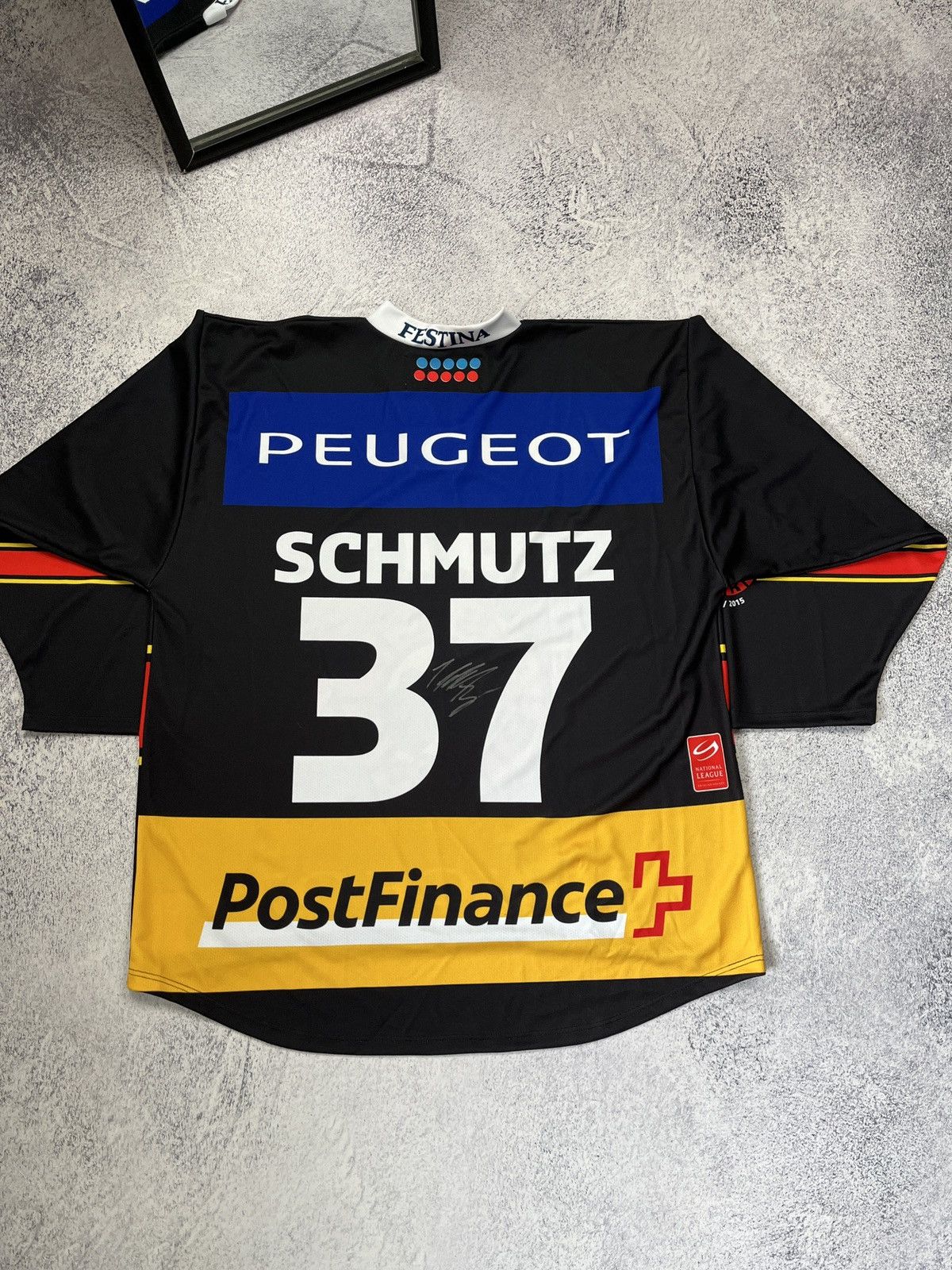 NHL Rare SC Bern Ice Hockey Jersey NHL CCM Schmutz #37 Signed Size US XXL / EU 58 / 5 - 7 Thumbnail