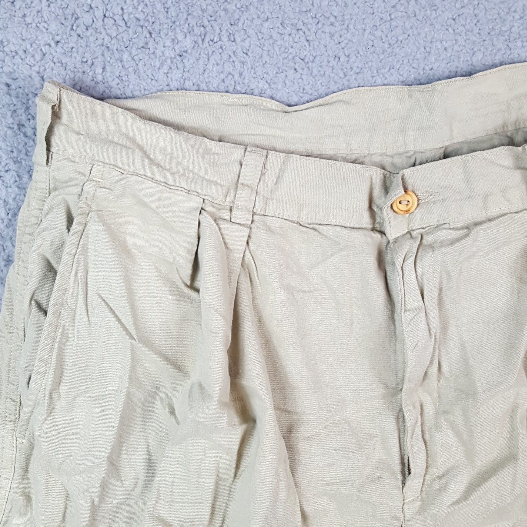 Vintage VINTAGE Grand Slam Men's Chino Shorts Relaxed Fit 38 Khaki Pleated Front Summer Casual Retro Y2K Size US 38 / EU 54 - 2 Thumbnail