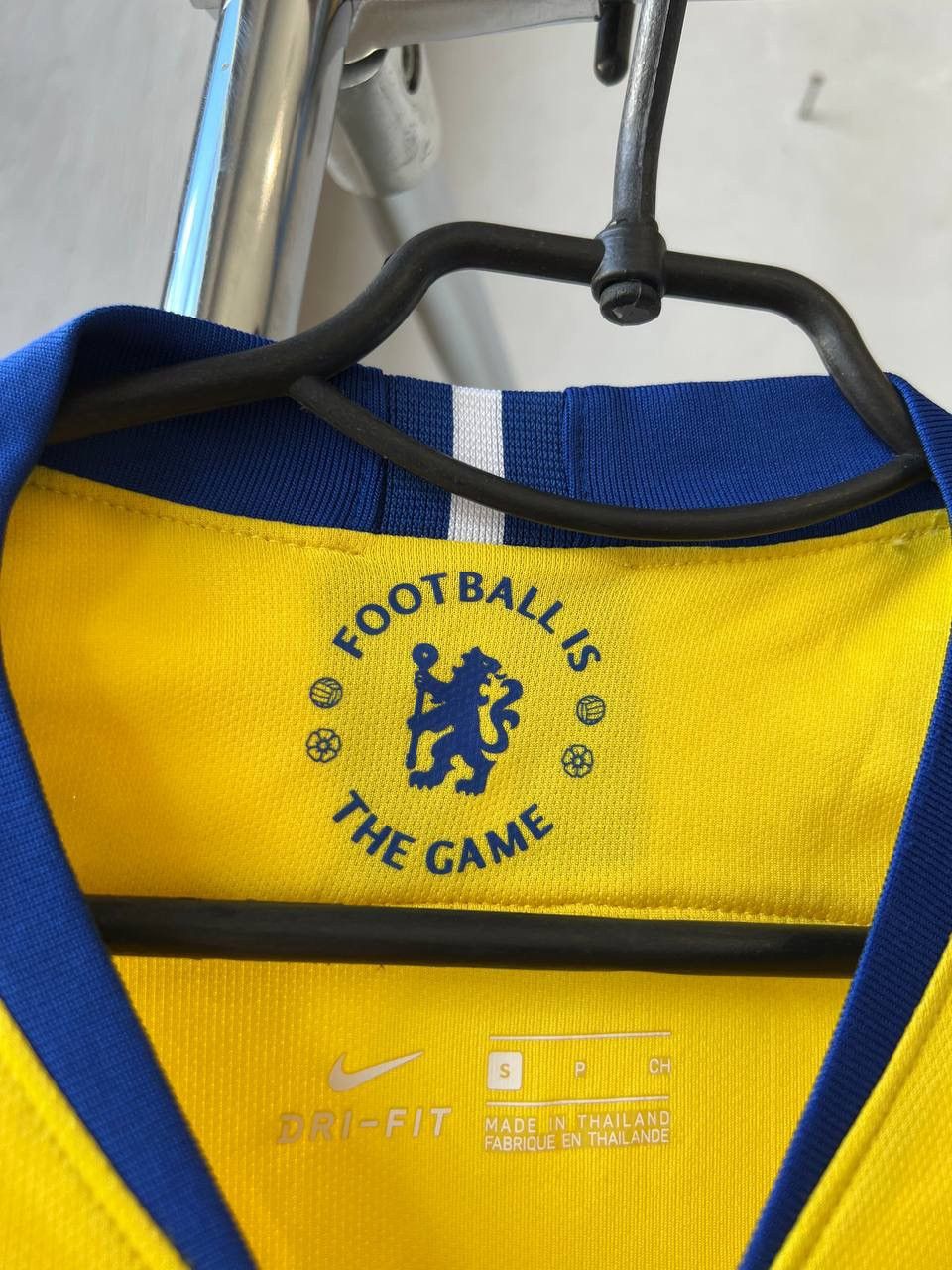 Nike 2018/19 CHELSEA FC AWAY SOCCER JERSEY FOOTBALL SHIRT NIKE S Size US S / EU 44-46 / 1 - 5 Thumbnail