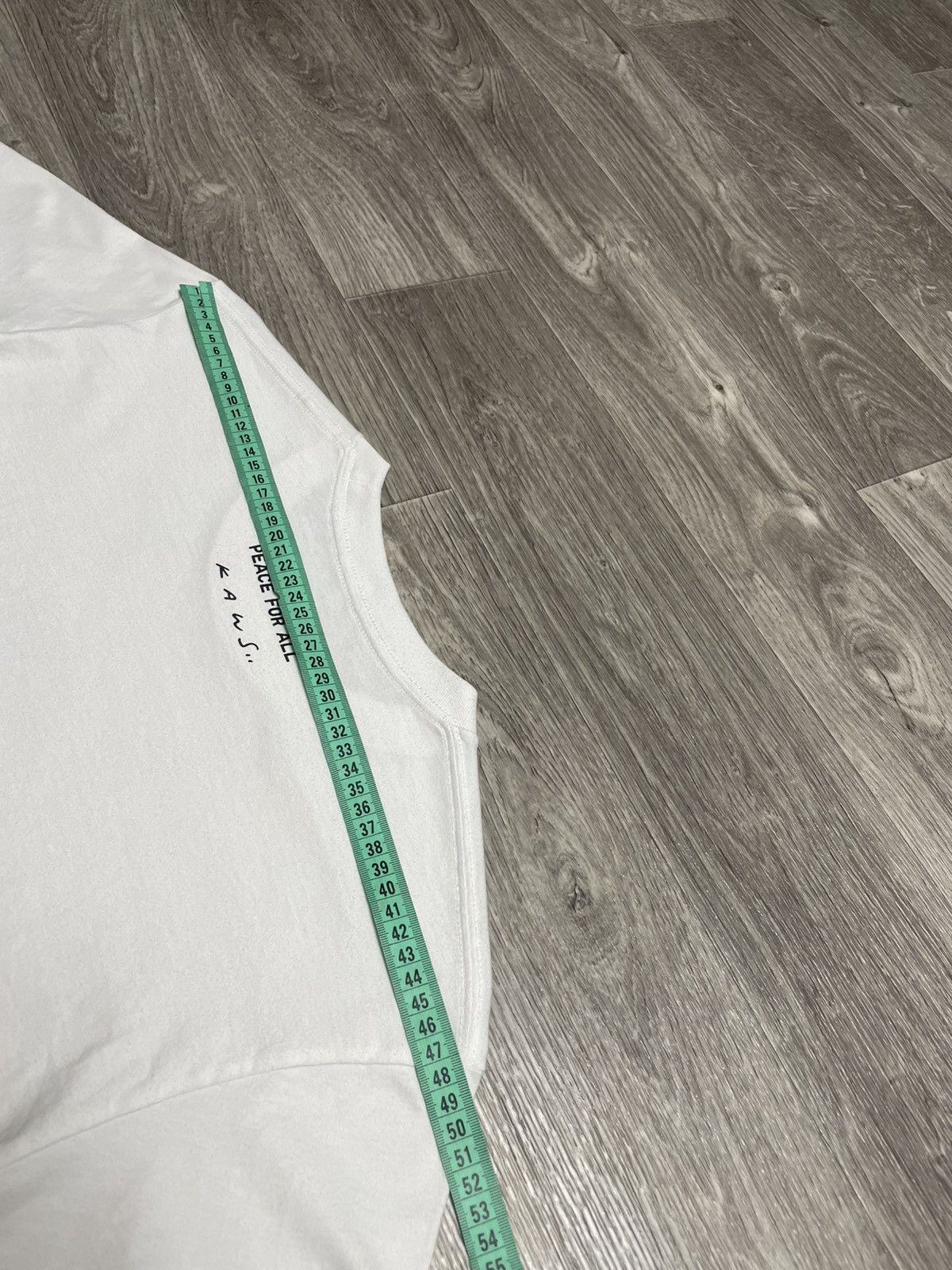 Kaws × Uniqlo Kaws x Uniqlo Peace For All T-Shirt Size US M / EU 48-50 / 2 - 16 Thumbnail