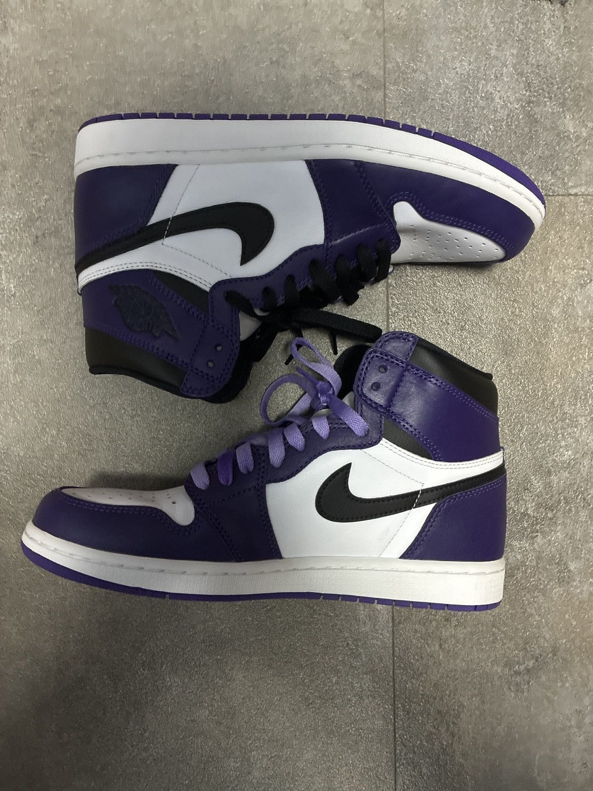 Jordan Brand Jordan 1 Court Purple Retro High Size US 9 / EU 42 - 1 Thumbnail