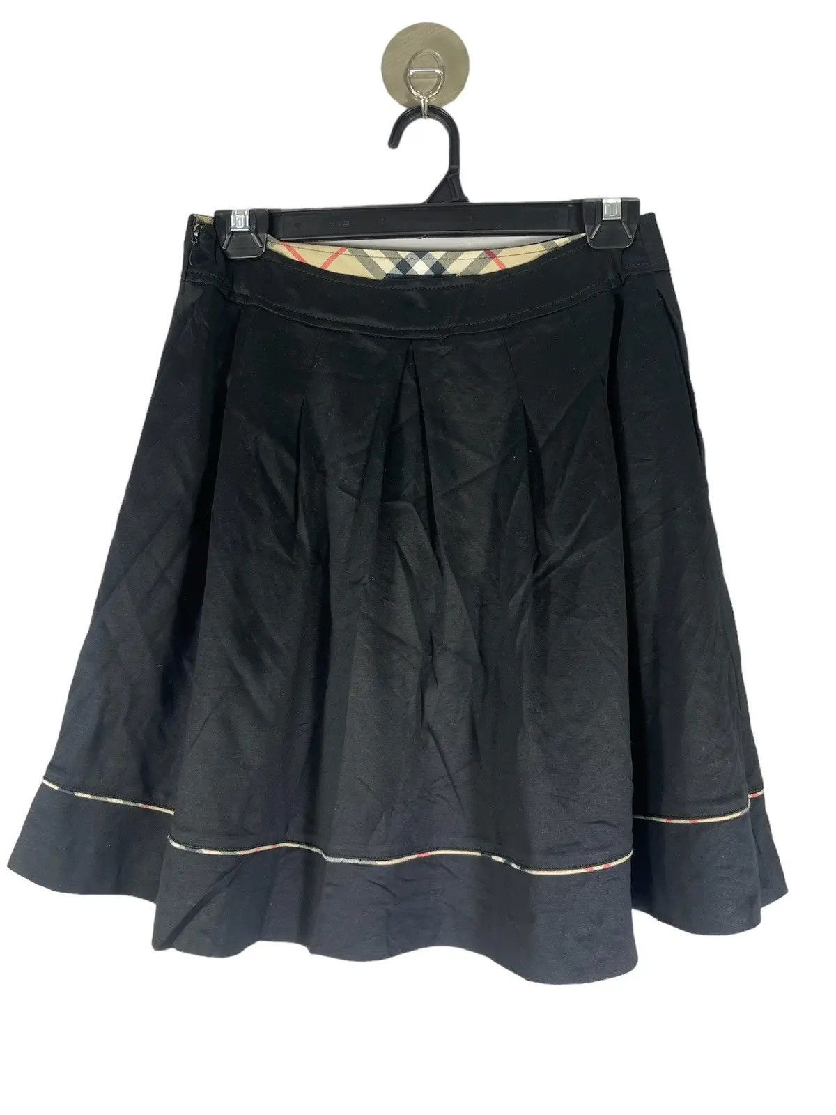 Burberry × Vintage Vintage BURBERRY LONDON Nova Check Made In Japan Skirt Size 28" / US 6 / IT 42 - 1 Thumbnail