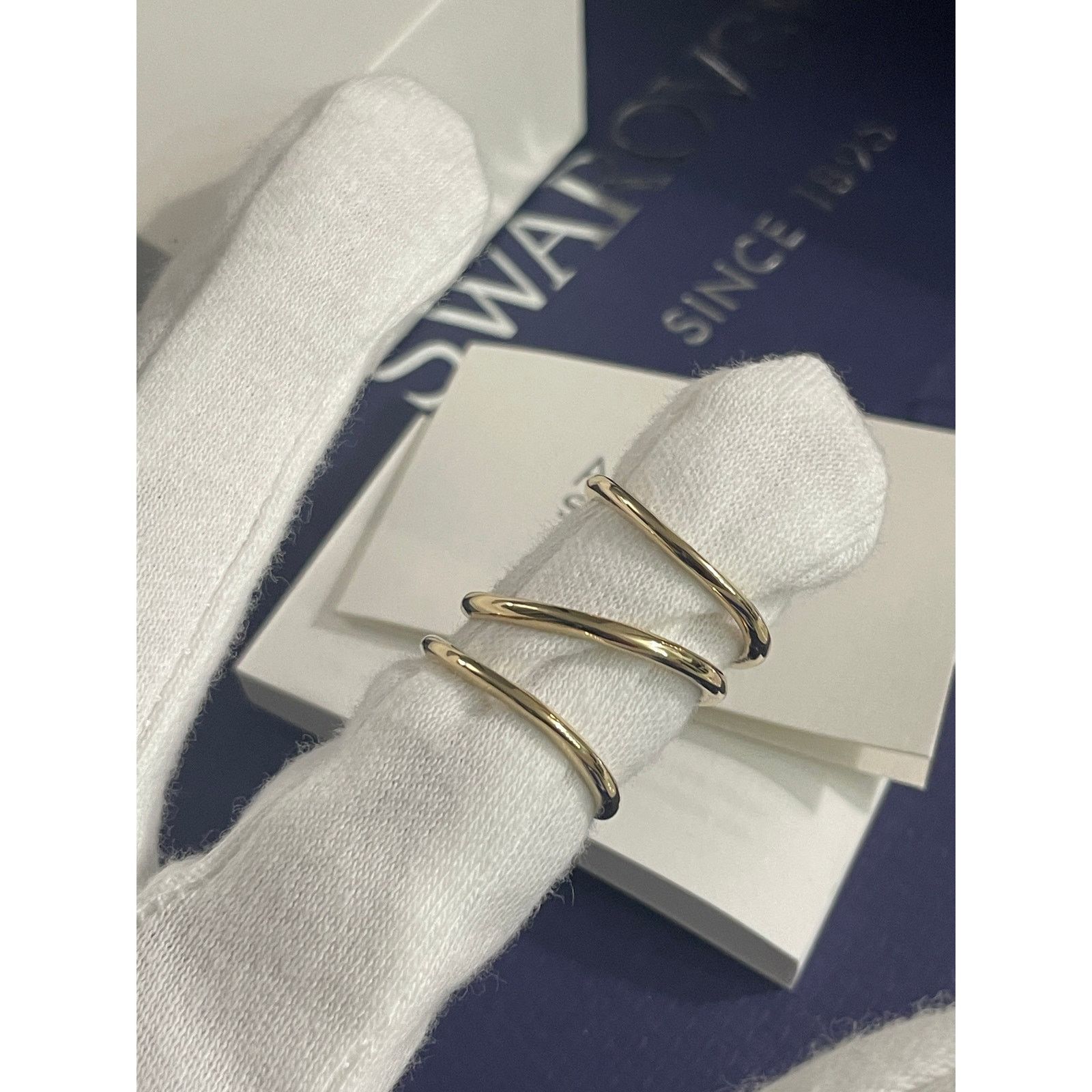 Swarovski Atelier Swarovski Gilded Treasures Ring SIZE 52/6 new Size ONE SIZE - 10 Thumbnail