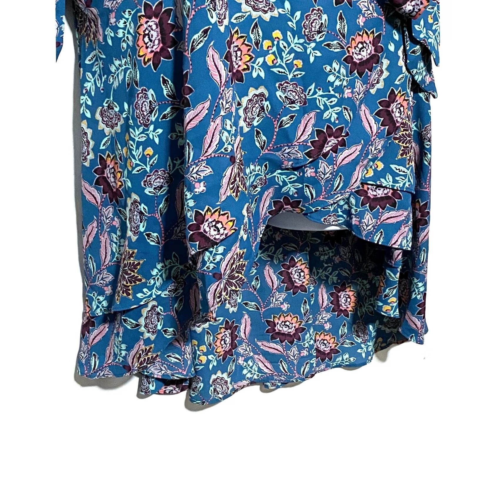 Torrid Torrid 2X Blouse Georgette Floral Wrap Tunic V Neck Boho Flowy Feminine Shirt Women Plus 2X Blue Floral Wrap Tunic Blouse Size XXL / US 16-18 / IT 52-54 - 3 Thumbnail