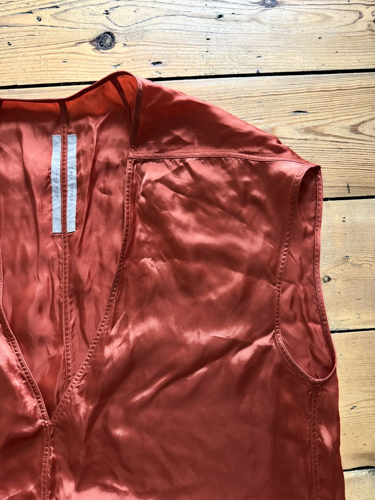 Rick Owens Strobe satin deep V tee Size US M / EU 48-50 / 2 - 2 Thumbnail
