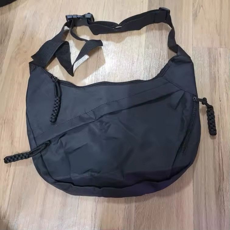 Japanese Brand × Vintage Nylon Hobos Crossbody Bags Size ONE SIZE - 5 Thumbnail