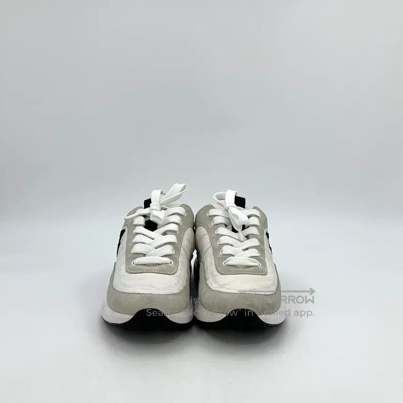 Chanel Chanel Gray and white colour-blocked logo logo laced casua Size US 8.5 / IT 38.5 - 3 Thumbnail