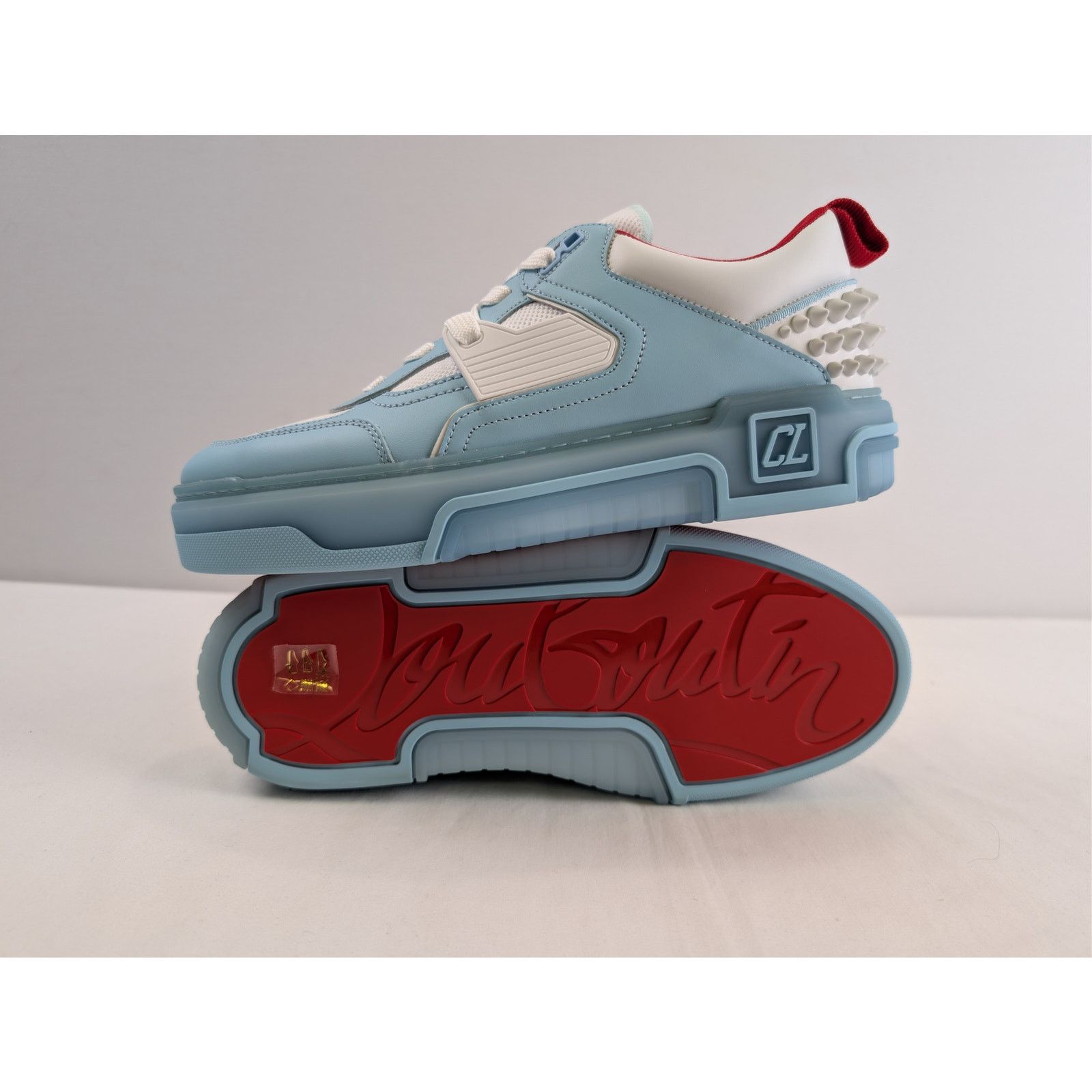 Christian Louboutin o1rshd1 Astroloubi low-top sneaker in light blue and white Size US 8 / EU 41 - 13 Thumbnail