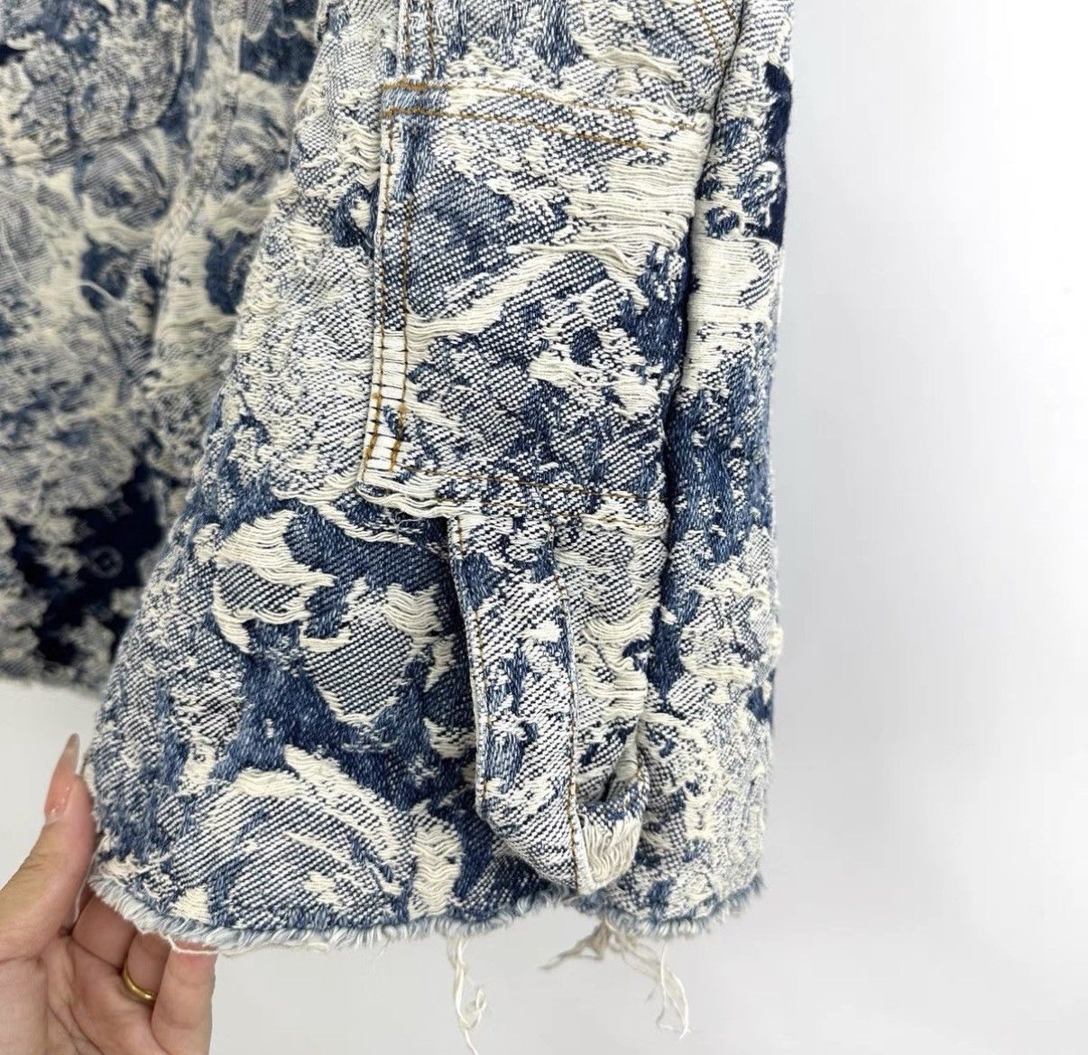 Louis Vuitton Louis Vuitton Distressed Destroyed Straight Denim Shorts K12 Size US 30 / EU 46 - 6 Thumbnail