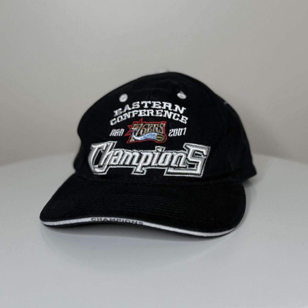 NBA Vintage NBA 76ers 2001 Eastern Conference Champions Cap Size ONE SIZE - 2 Thumbnail