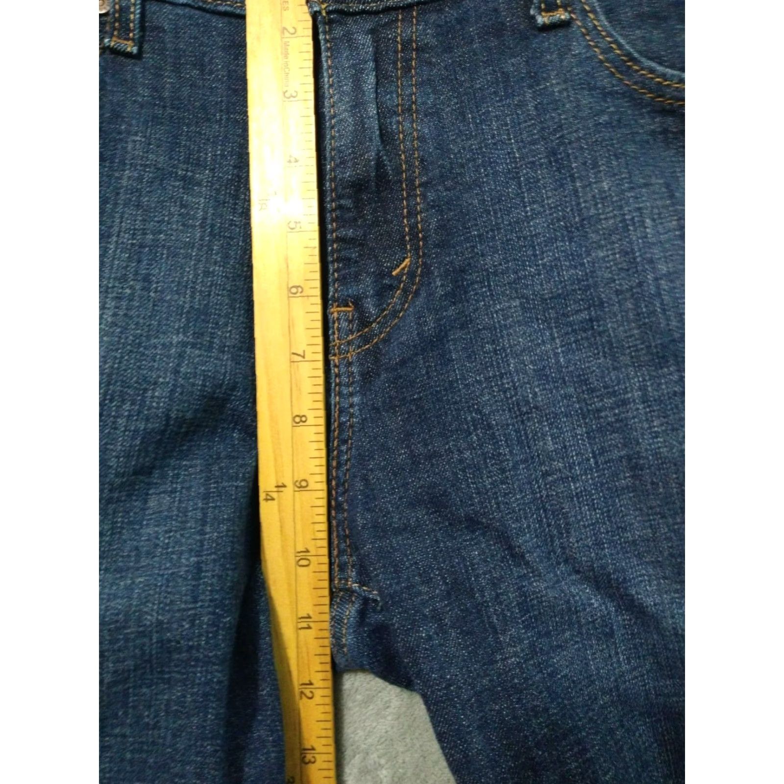 Levi's Levi's 515 Jeans Women 12 Blue Denim Bootcut Dark Wash Mid Rise | Levi's | Jeans | Women | 12 | Blue | 31 Inseam | 5-Pocket | Regular Fit Size 34" / US 12 / IT 48 - 4 Thumbnail