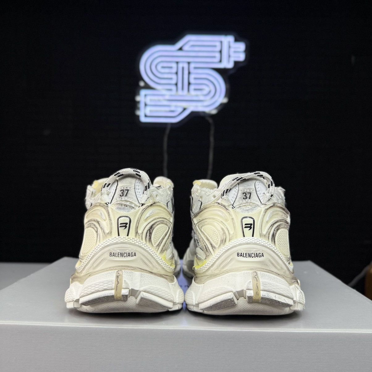 Balenciaga Balenciaga x Kith Runner White/White Size US 7 / IT 37 - 3 Thumbnail