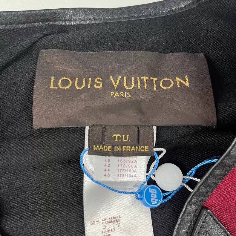 Louis Vuitton Louis Vuitton size os Red Hem Striped Cape Jacket Size US M / EU 48-50 / 2 - 7 Thumbnail