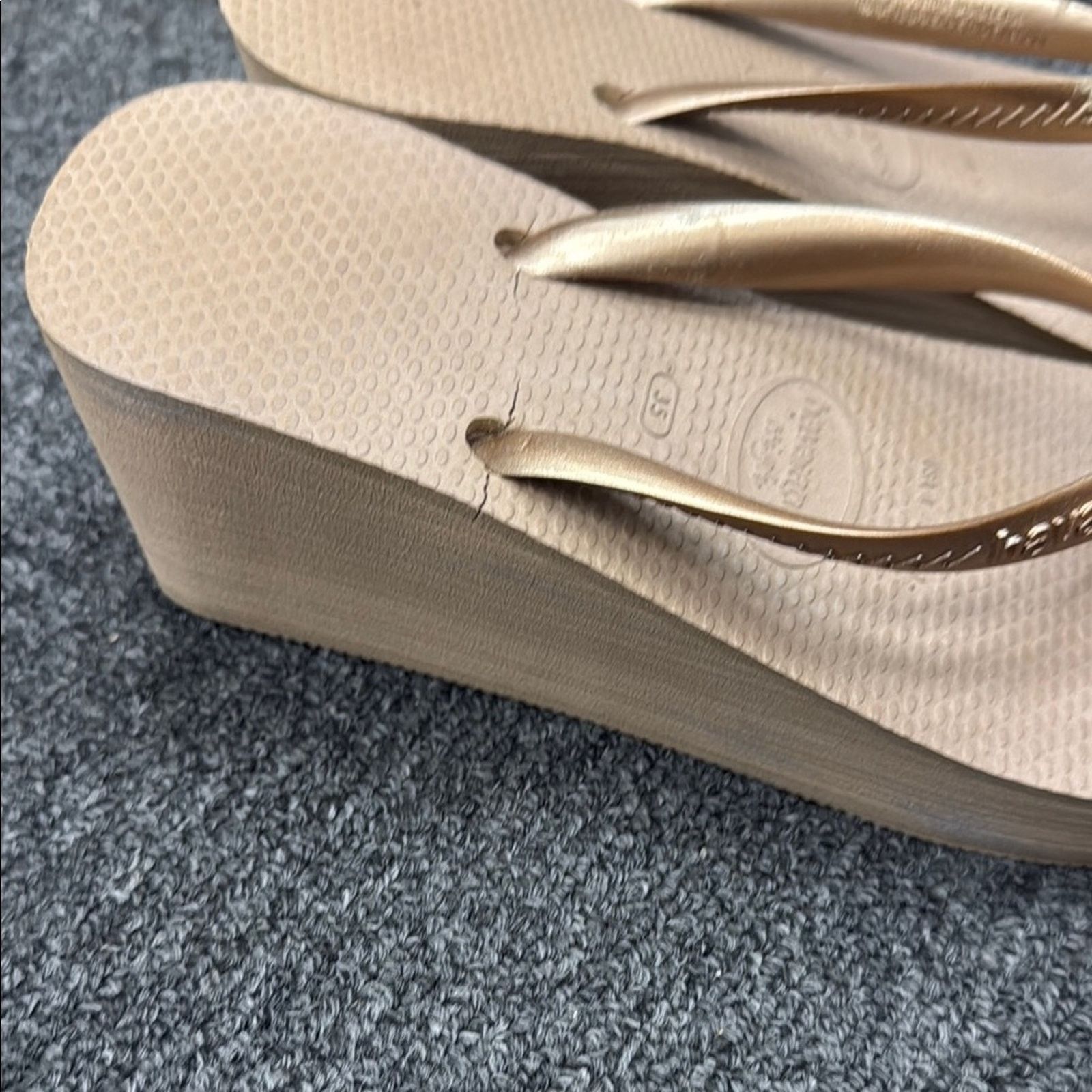 Other NWT Havaianas Women's Tan wedge Flip Flops Size 35 US 5.5 Size US 5.5 / IT 35.5 - 4 Thumbnail