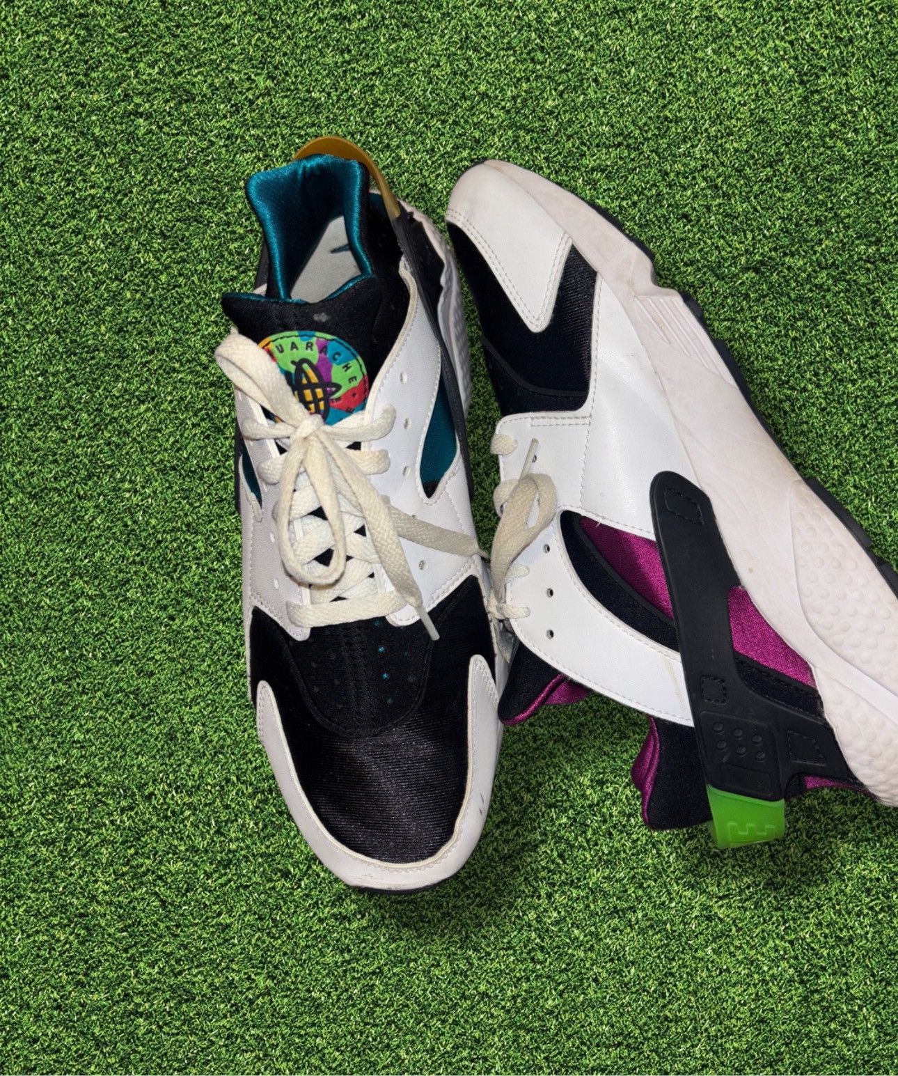 Nike Nike Air Huarache Size US 11.5 / EU 44-45 - 2 Thumbnail