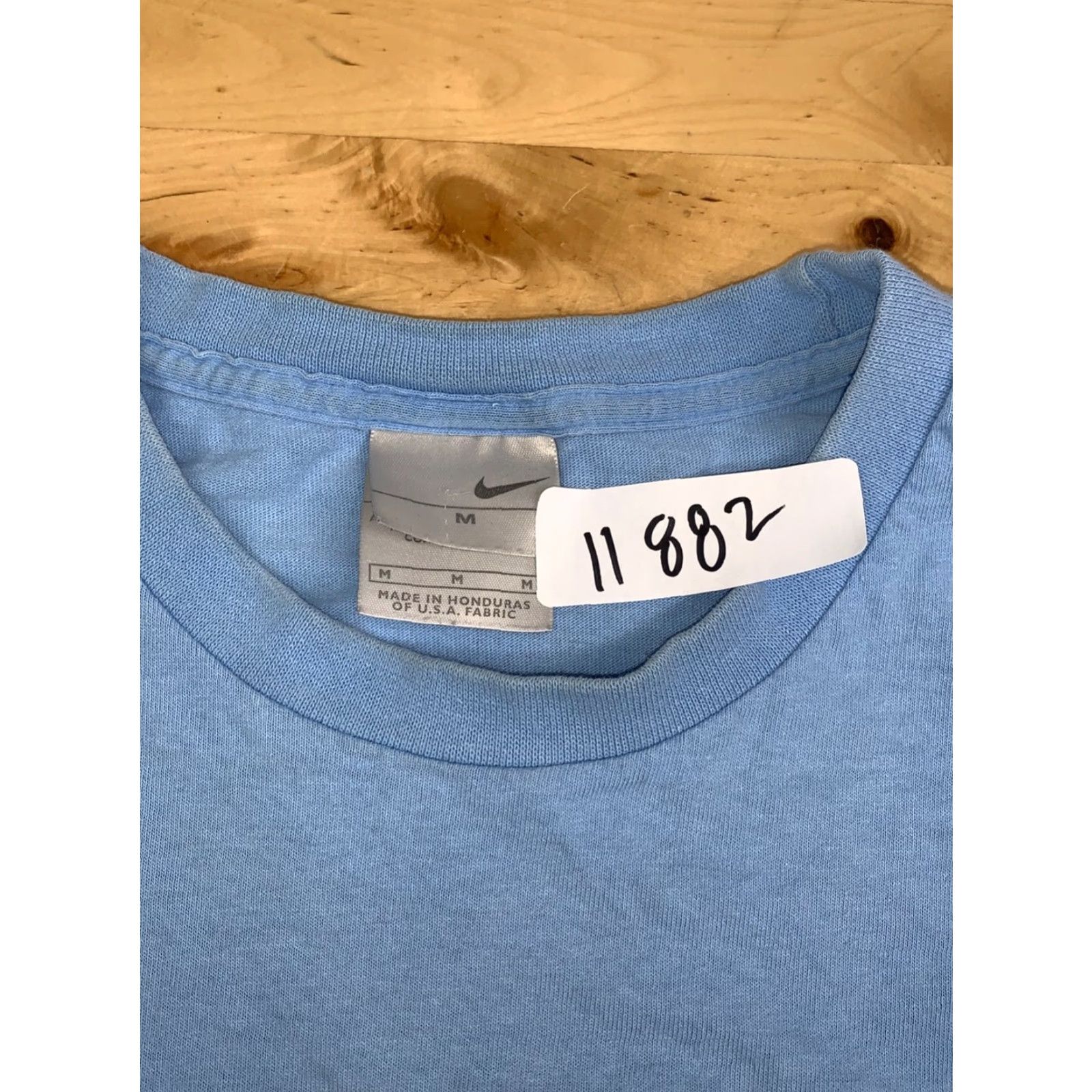 Nike VINTAGE Nike Shirt Mens M Blue Swoosh Y2K Basketball Short Sleeve 11882 Size US M / EU 48-50 / 2 - 2 Thumbnail