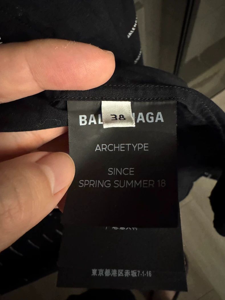 Balenciaga Balenciaga size 38 Bullet Screen Shirt Size US XXS / EU 40 - 4 Thumbnail