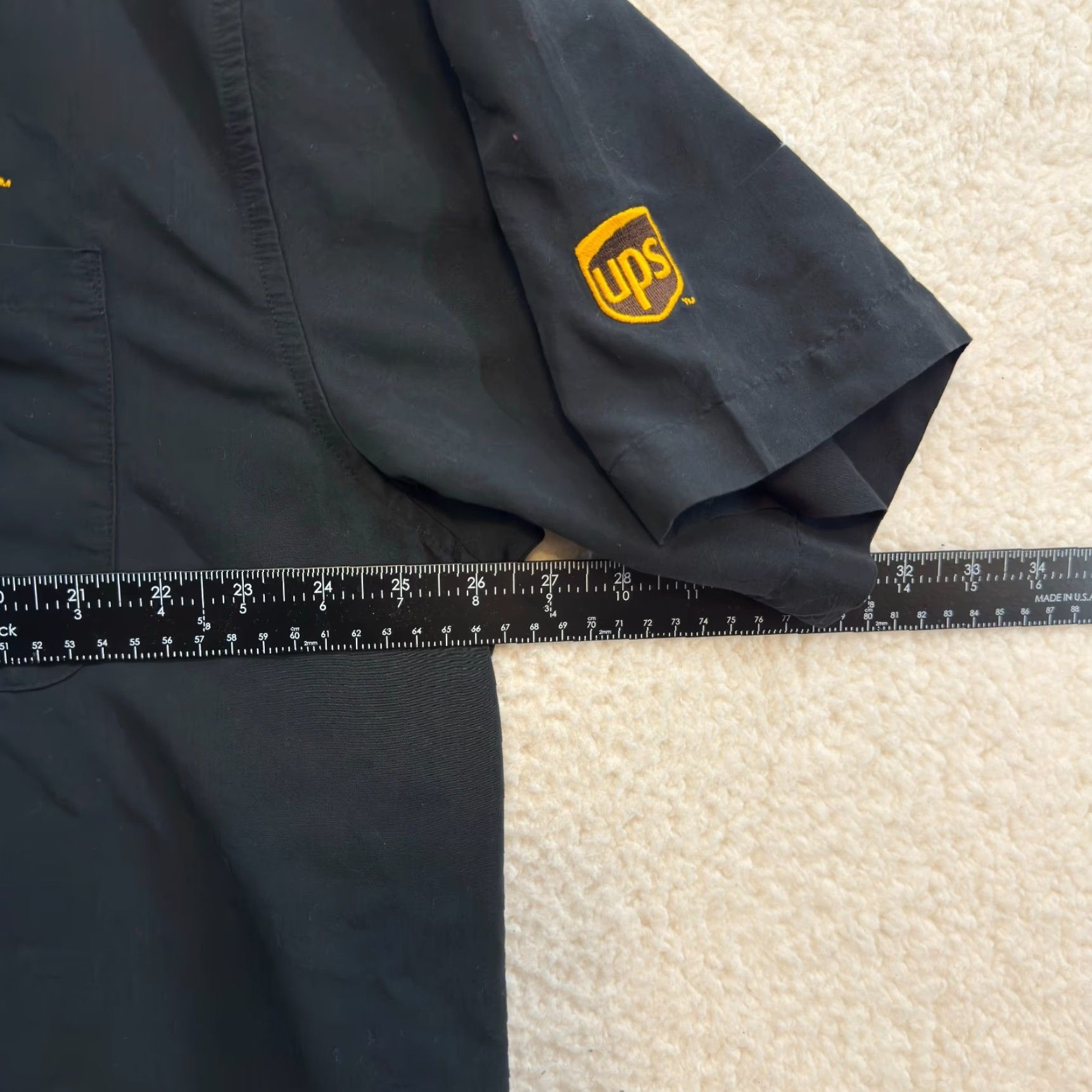 Vintage VINTAGE MunsingWear UPS Button Shirt XL Mens Black Employee Work Uniform Button-Up Short Sleeve Collared Logo Size US XL / EU 56 / 4 - 5 Thumbnail