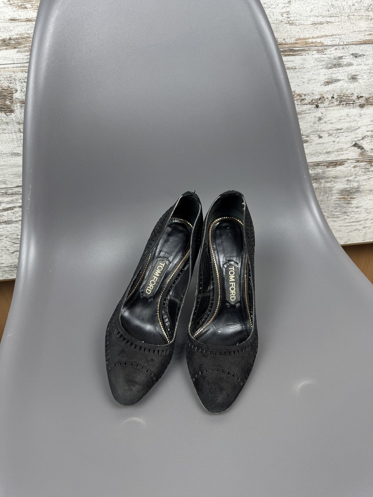 Tom Ford Suede Slip On Pumps Size 37 heels cut out stiletto